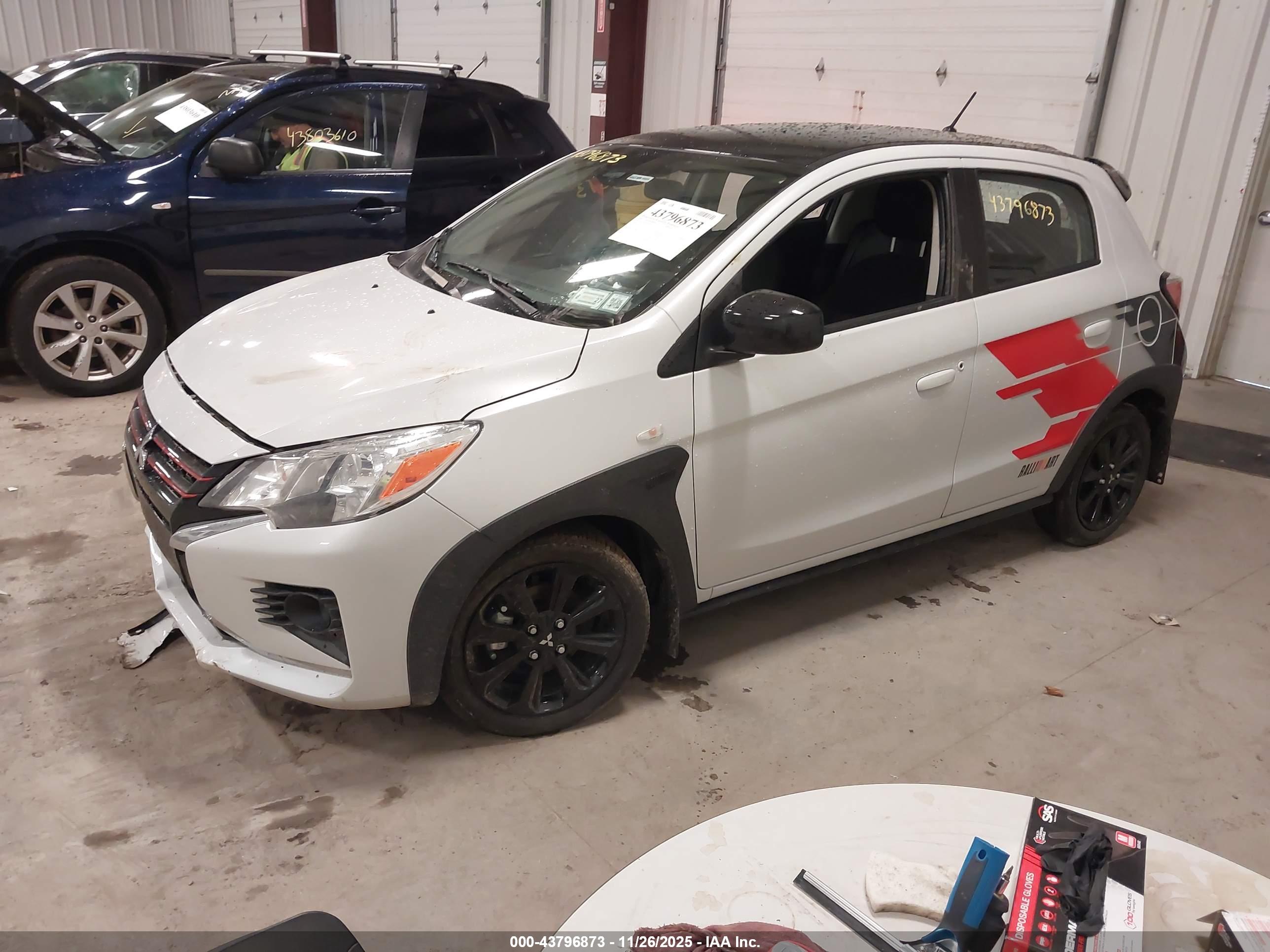 MITSUBISHI MIRAGE image 2