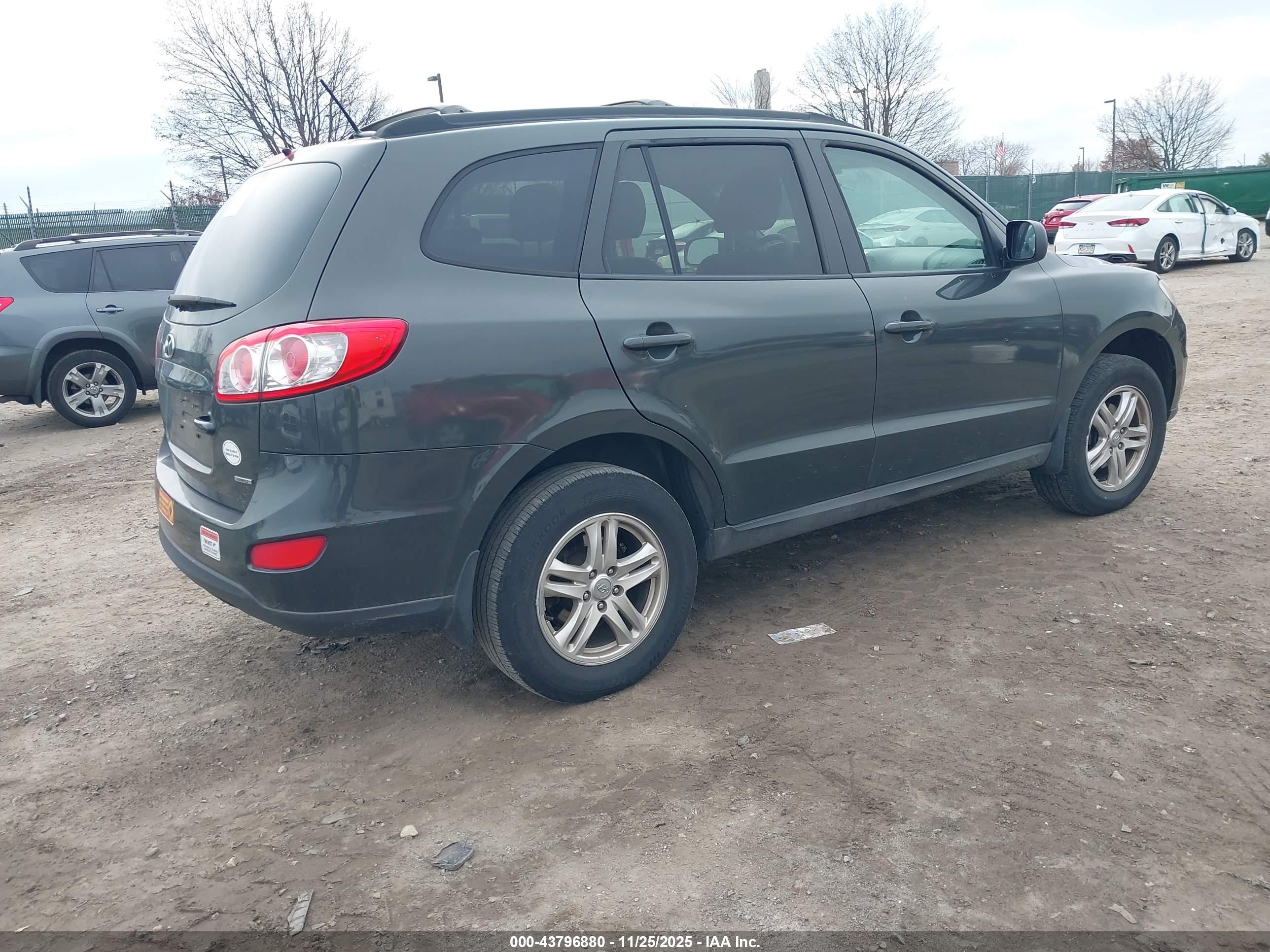 HYUNDAI SANTA image 4