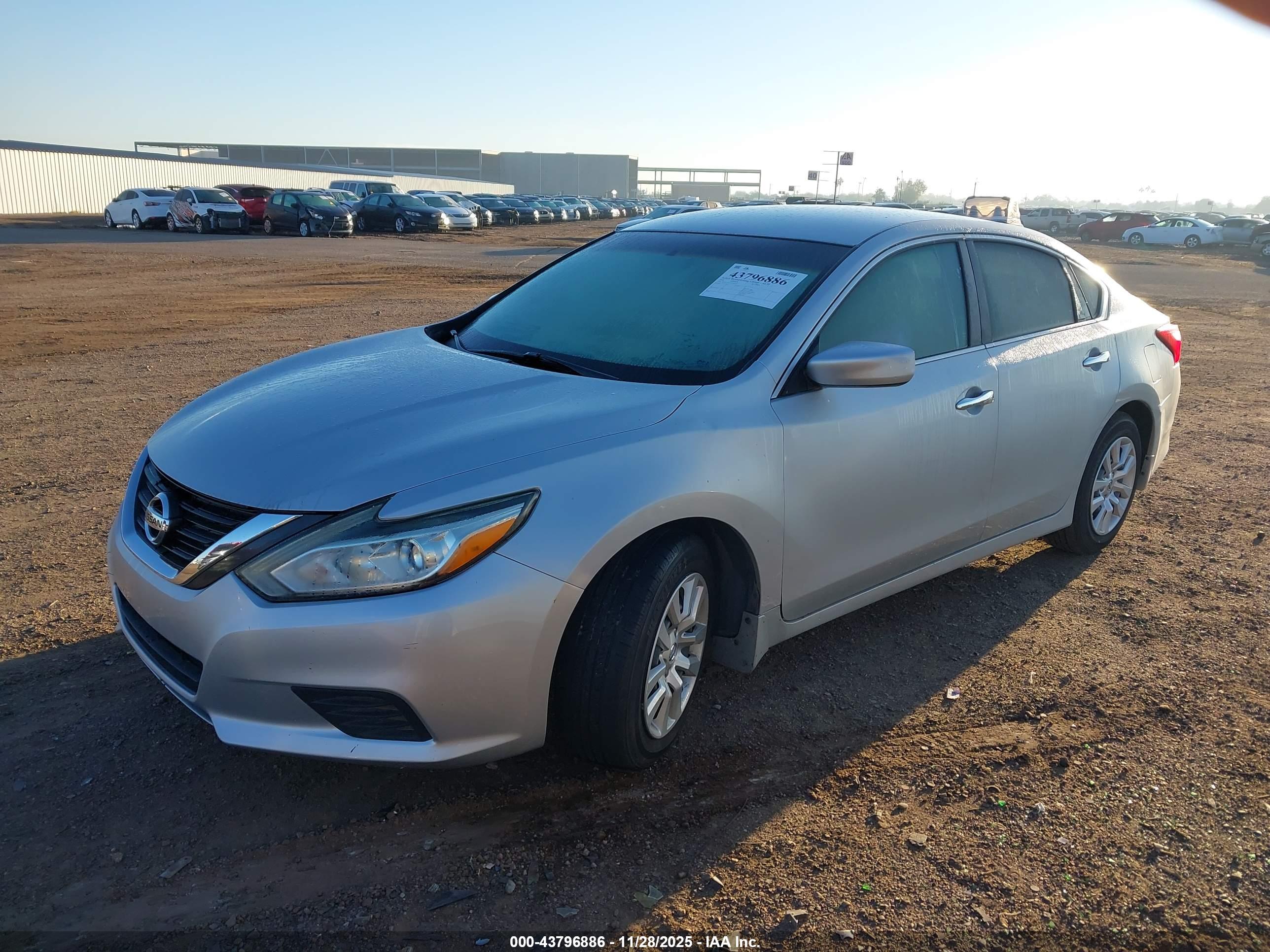 NISSAN ALTIMA image 2