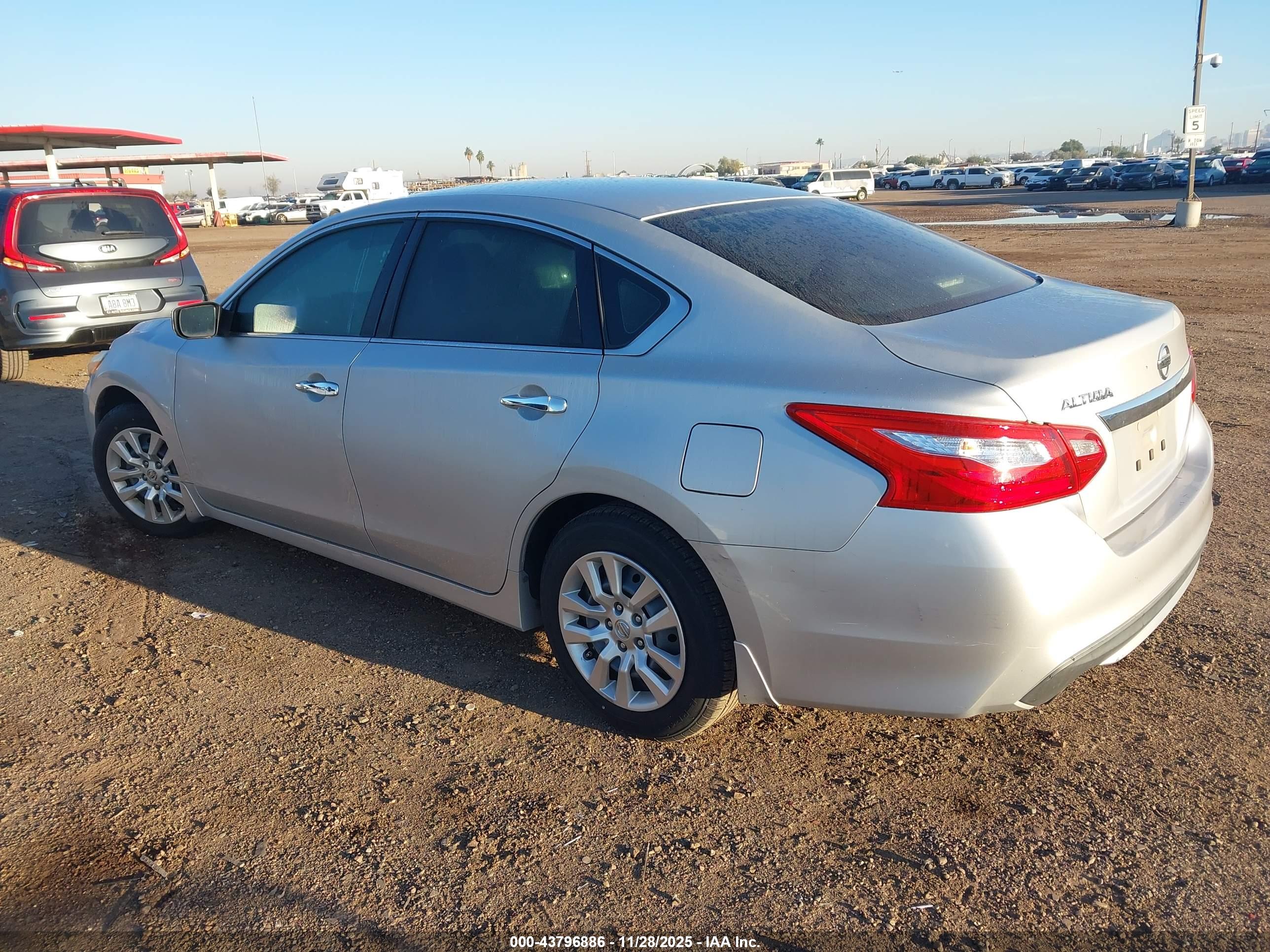 NISSAN ALTIMA image 3
