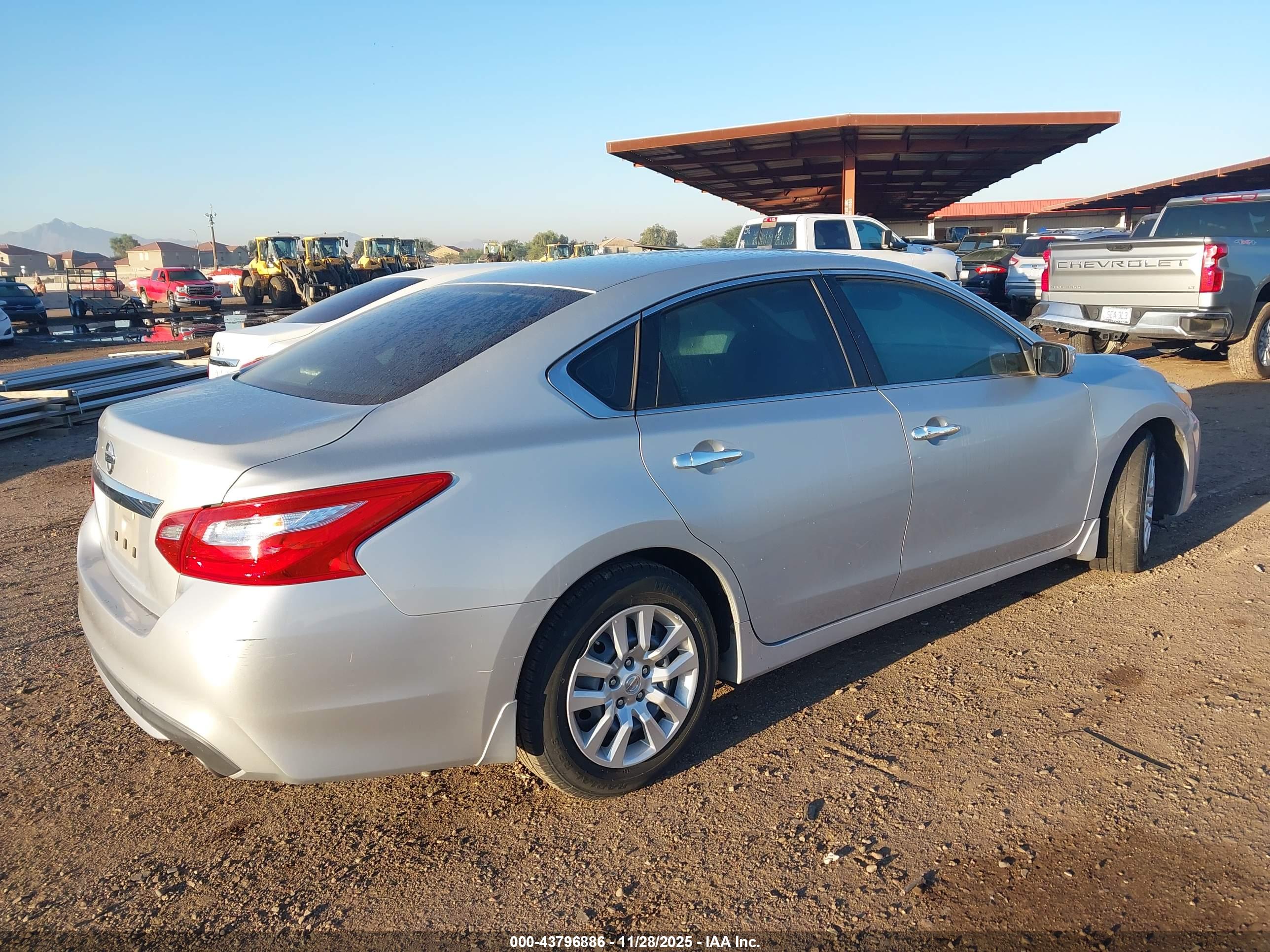 NISSAN ALTIMA image 4