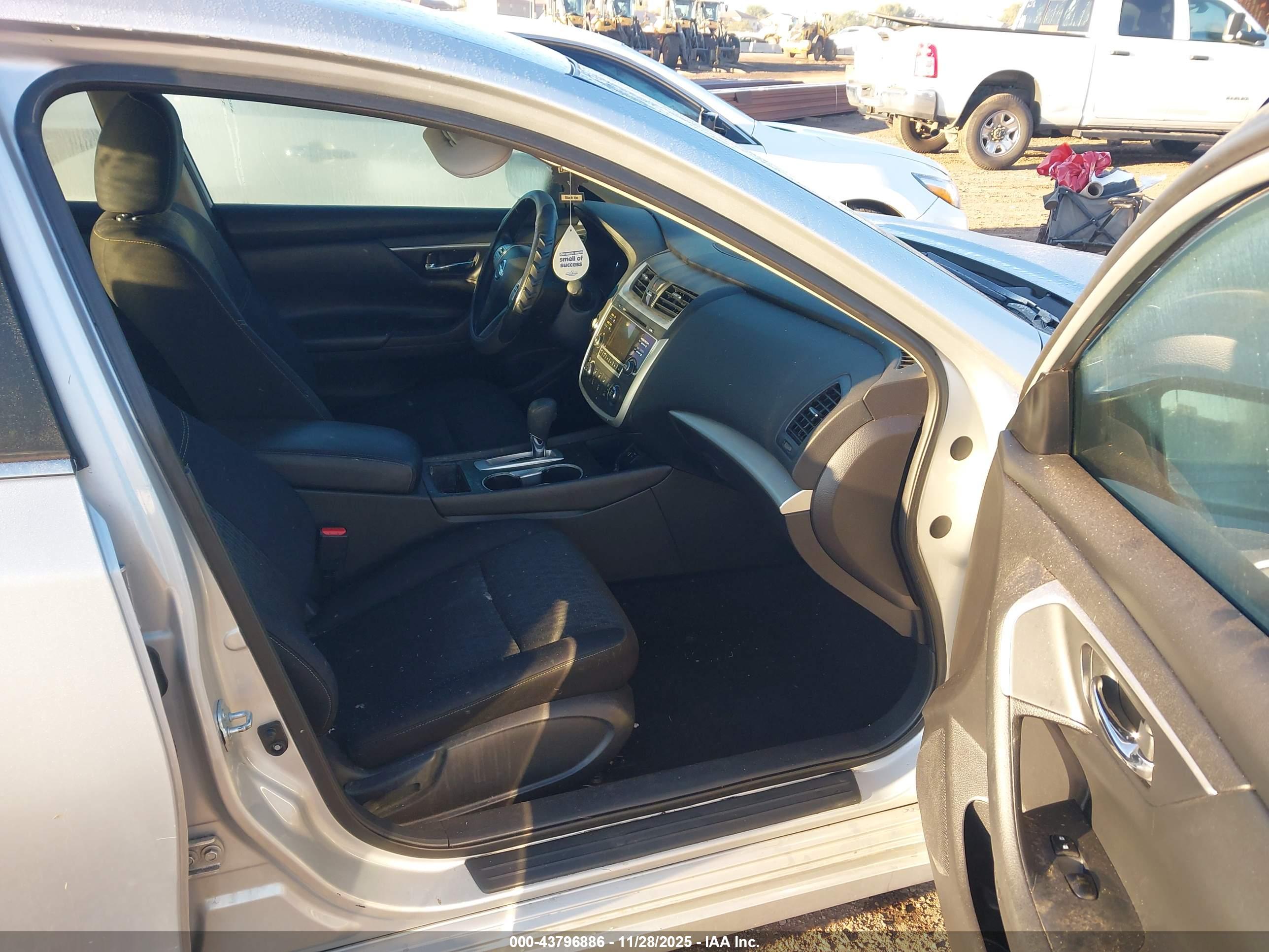 NISSAN ALTIMA image 5