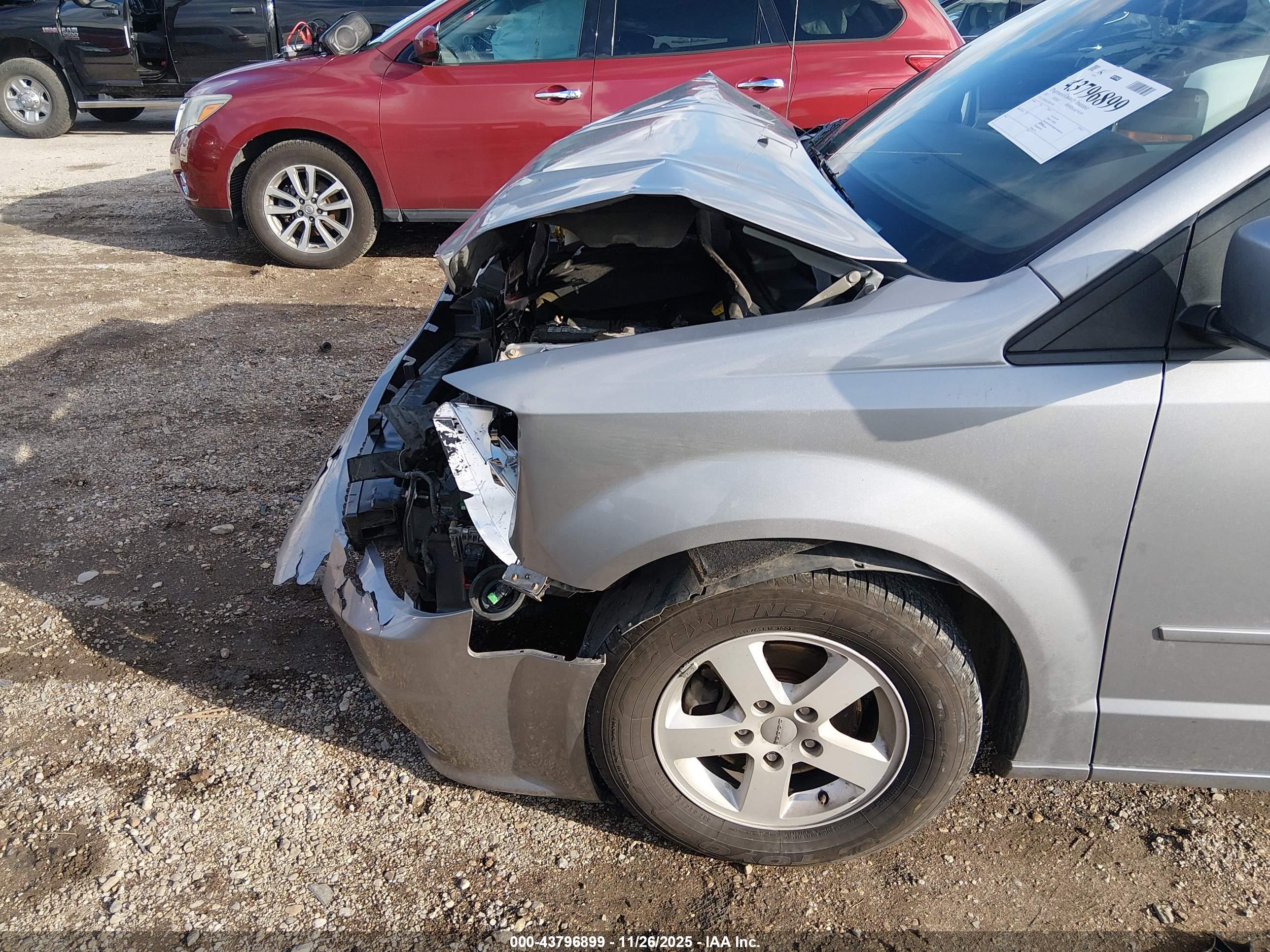 DODGE GRAND image 6