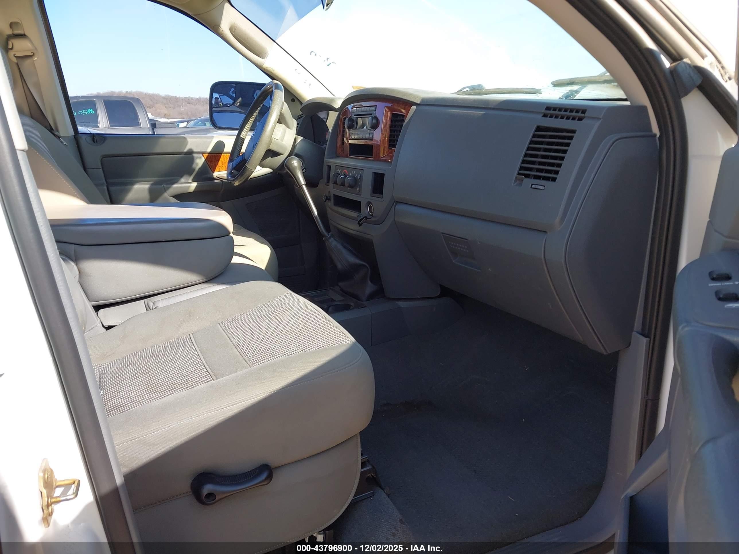 DODGE RAM image 5