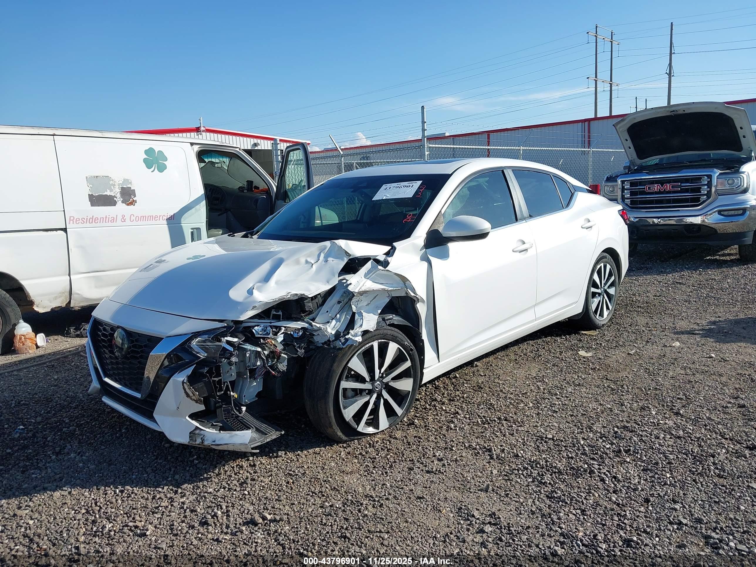 NISSAN SENTRA image 2