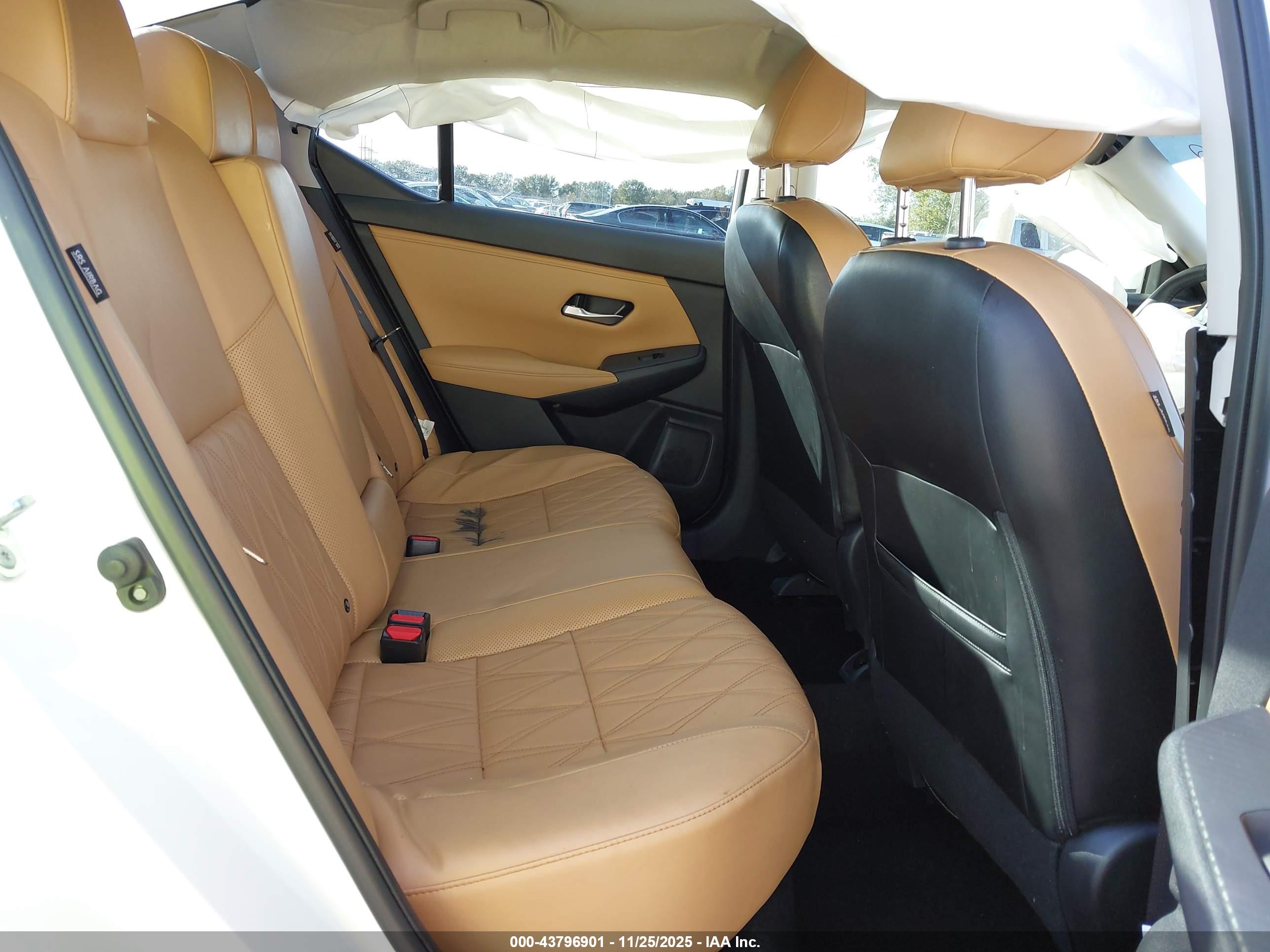 NISSAN SENTRA image 8