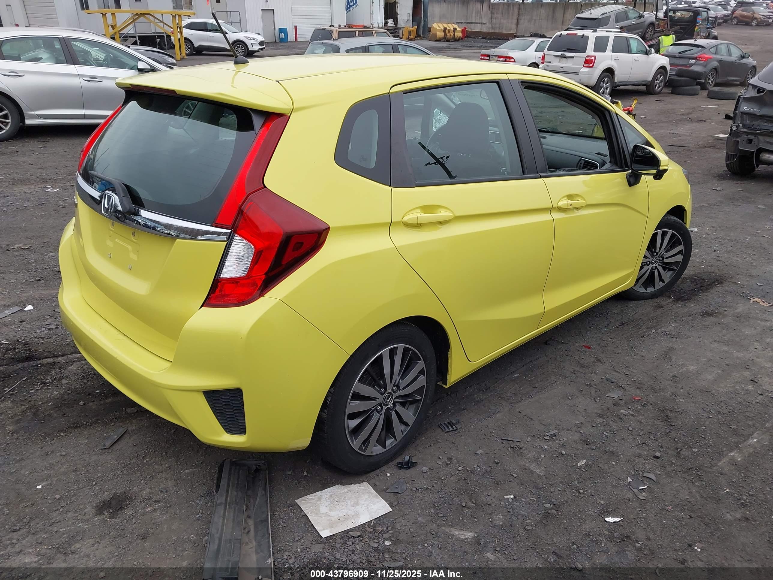 HONDA FIT image 4