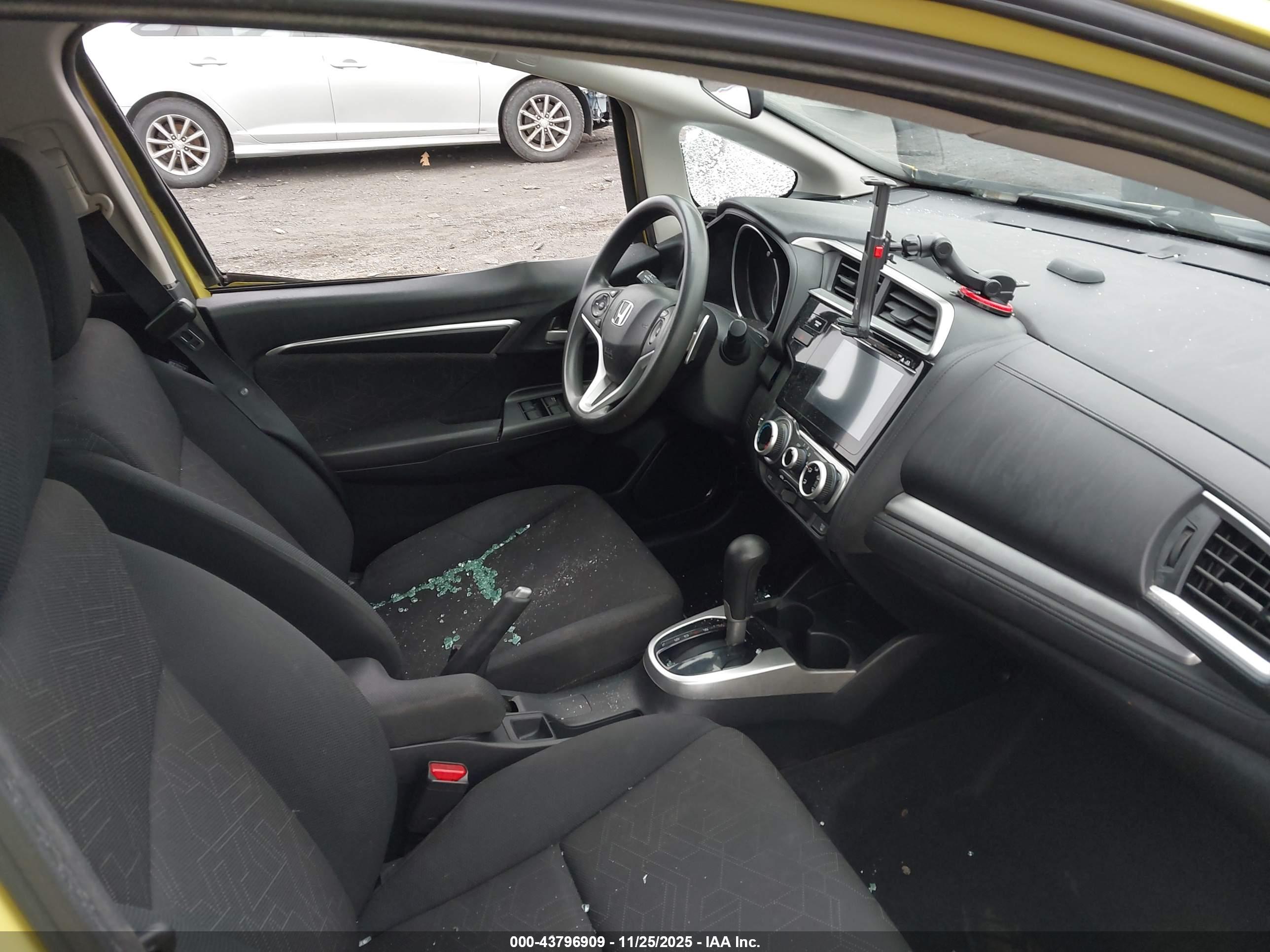 HONDA FIT image 5