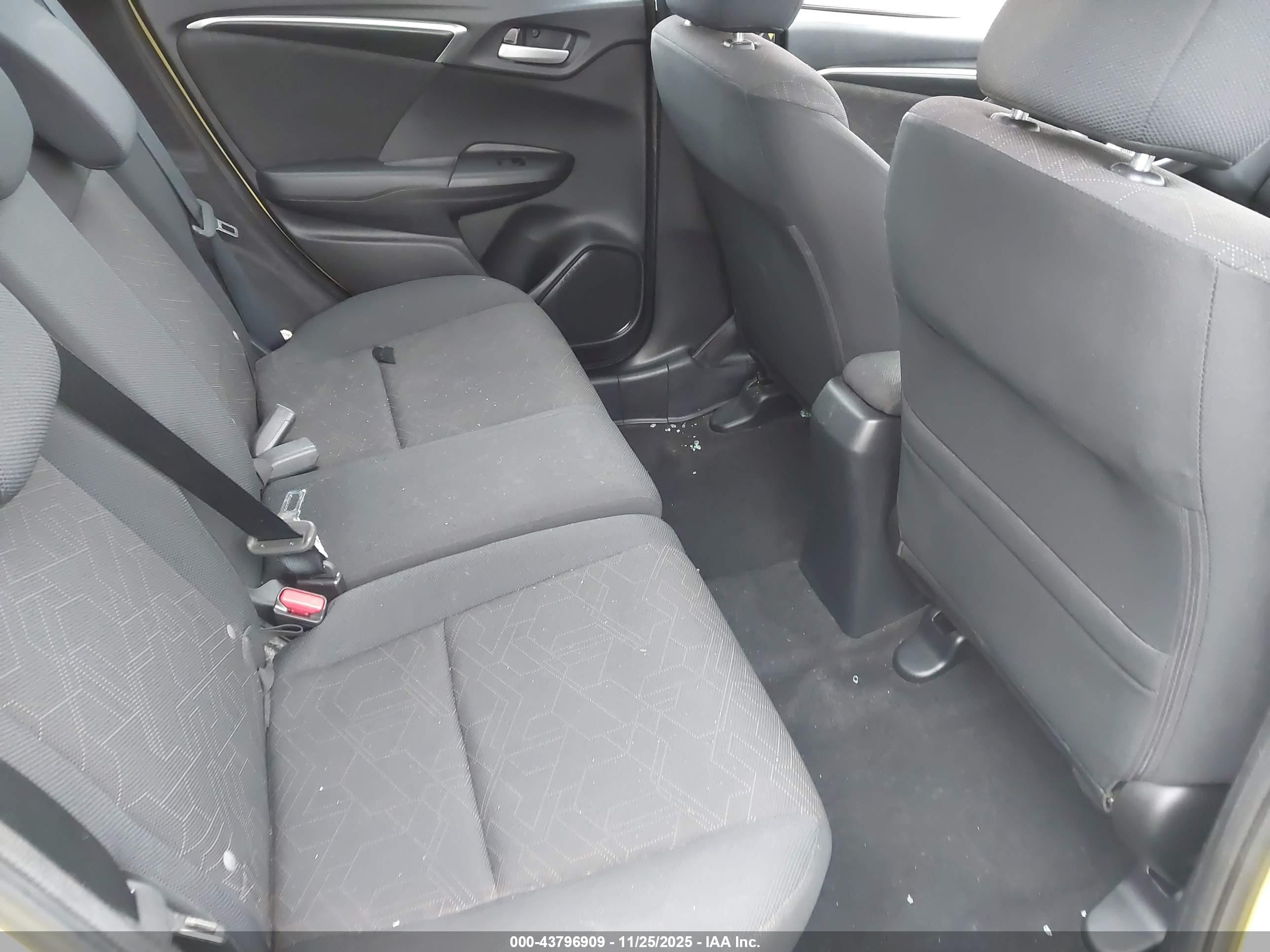 HONDA FIT image 8
