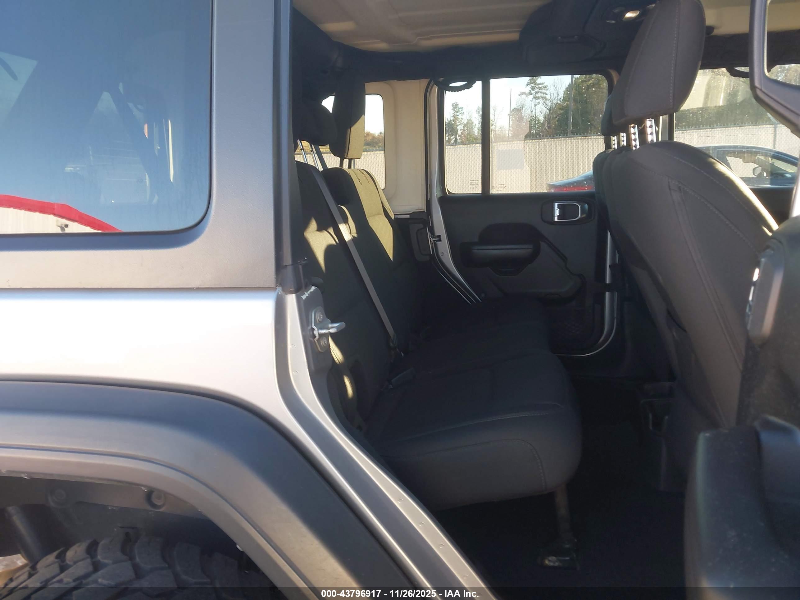 JEEP WRANGLER image 8