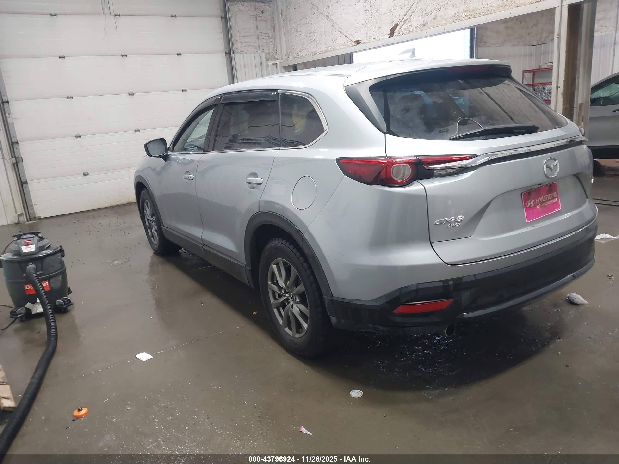 MAZDA CX-9 image 3