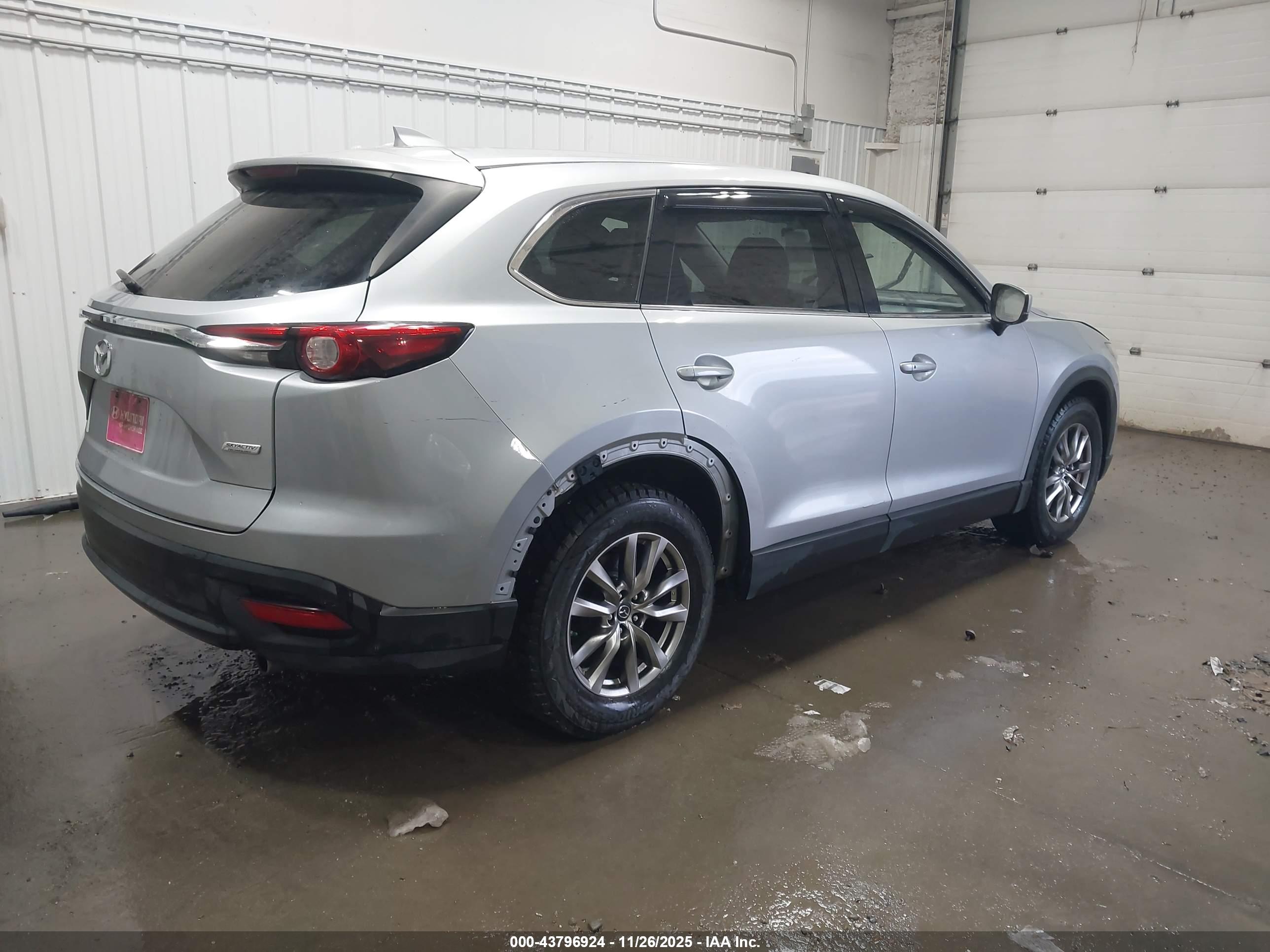 MAZDA CX-9 image 4