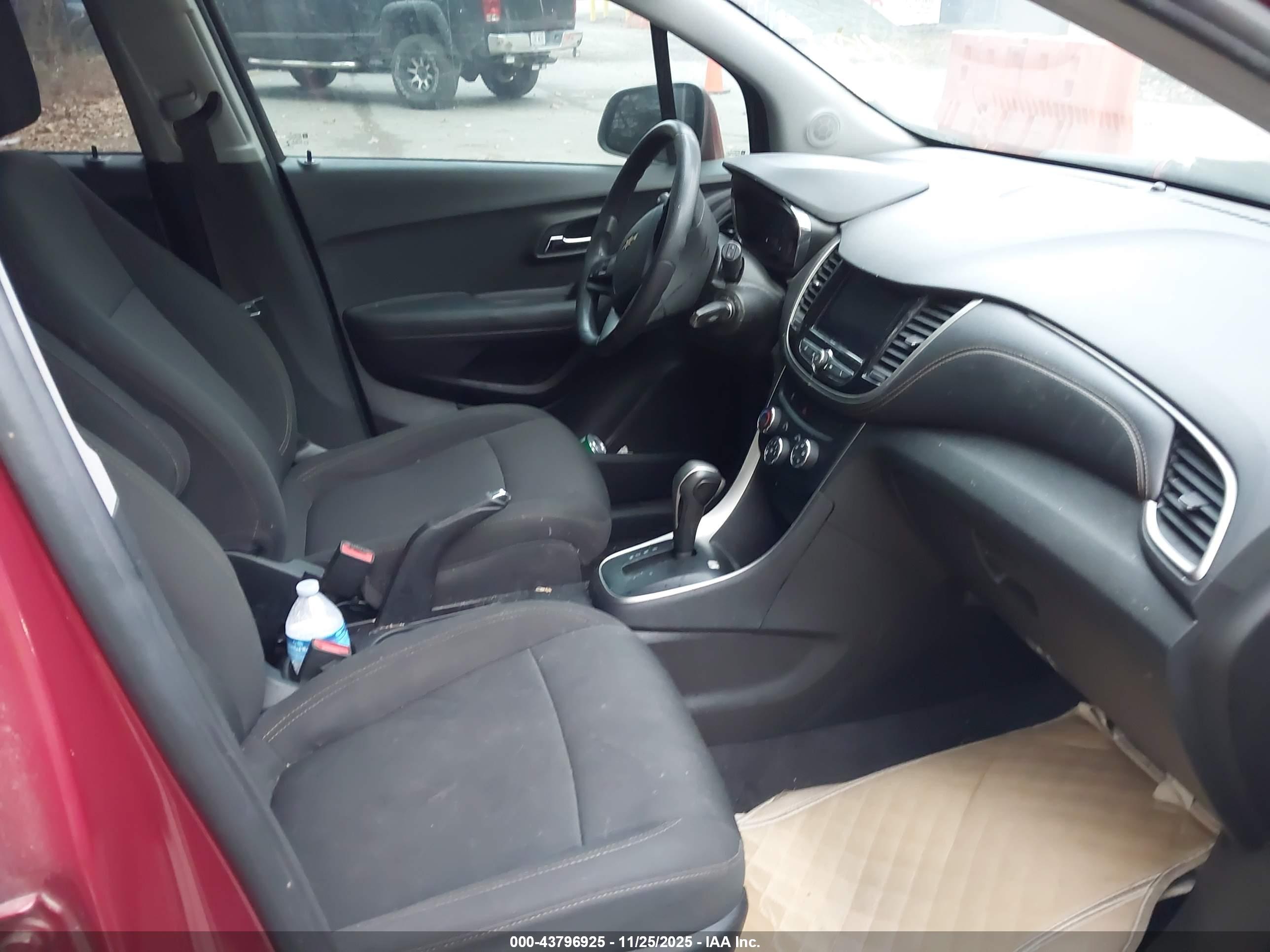 CHEVROLET TRAX image 5