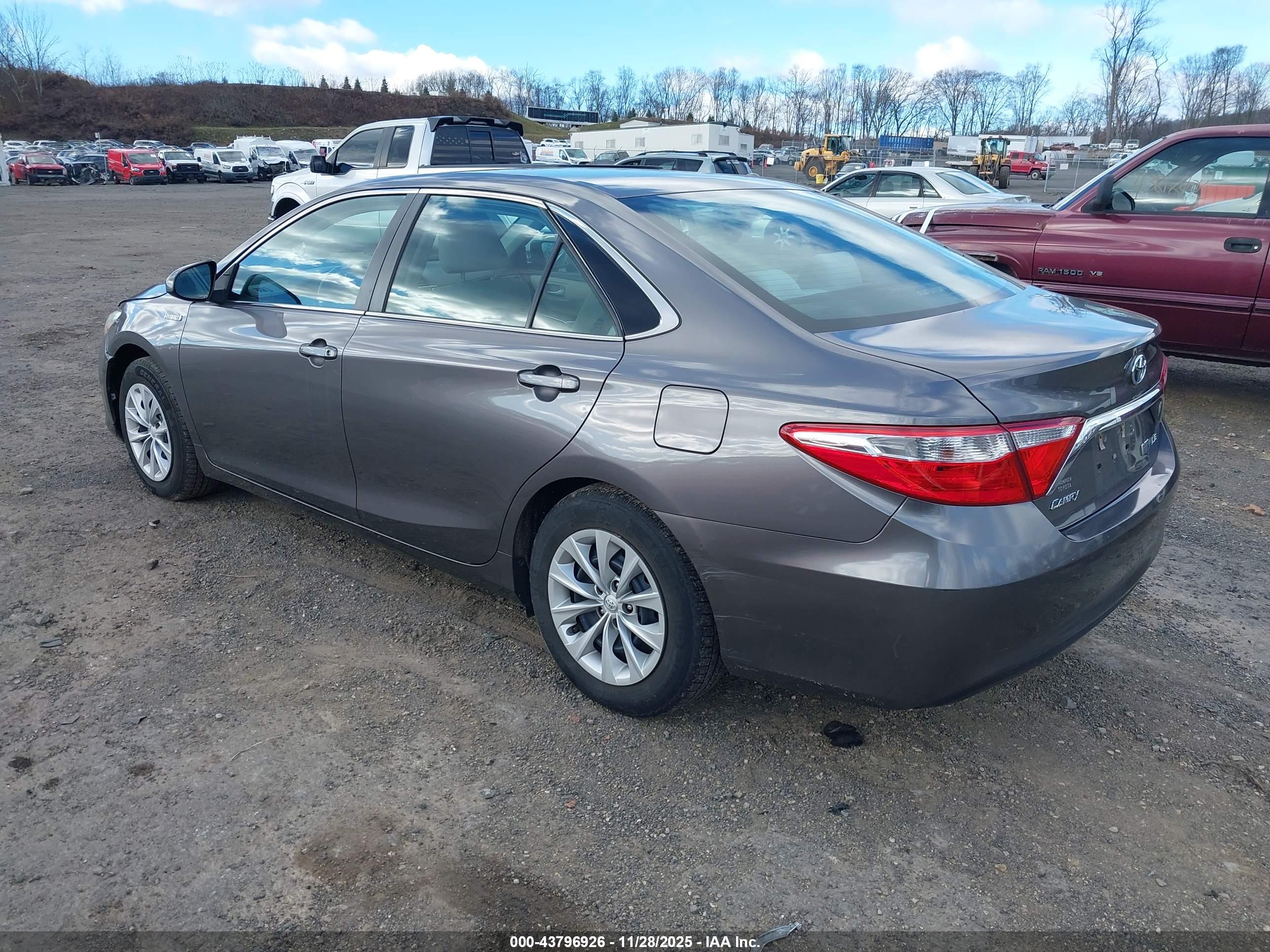 TOYOTA CAMRY image 3