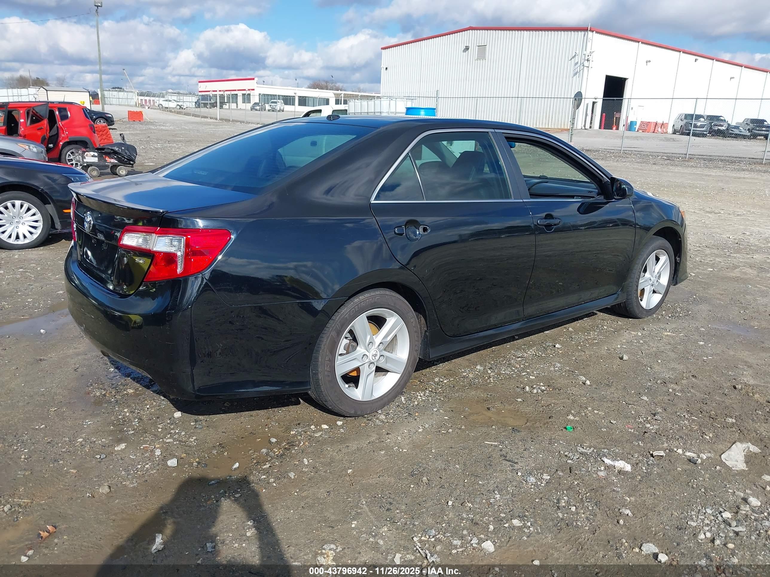 TOYOTA CAMRY image 4