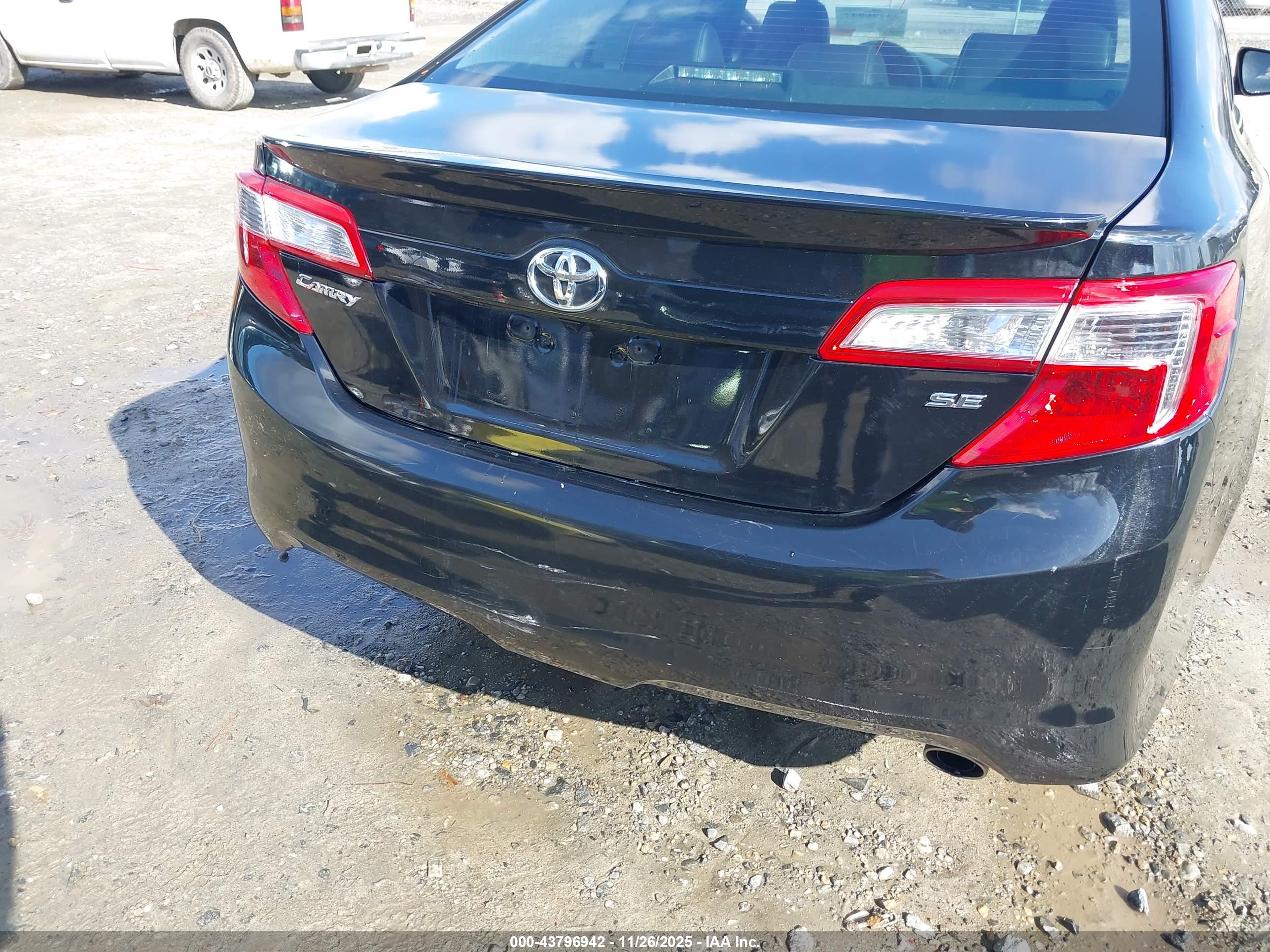 TOYOTA CAMRY image 6
