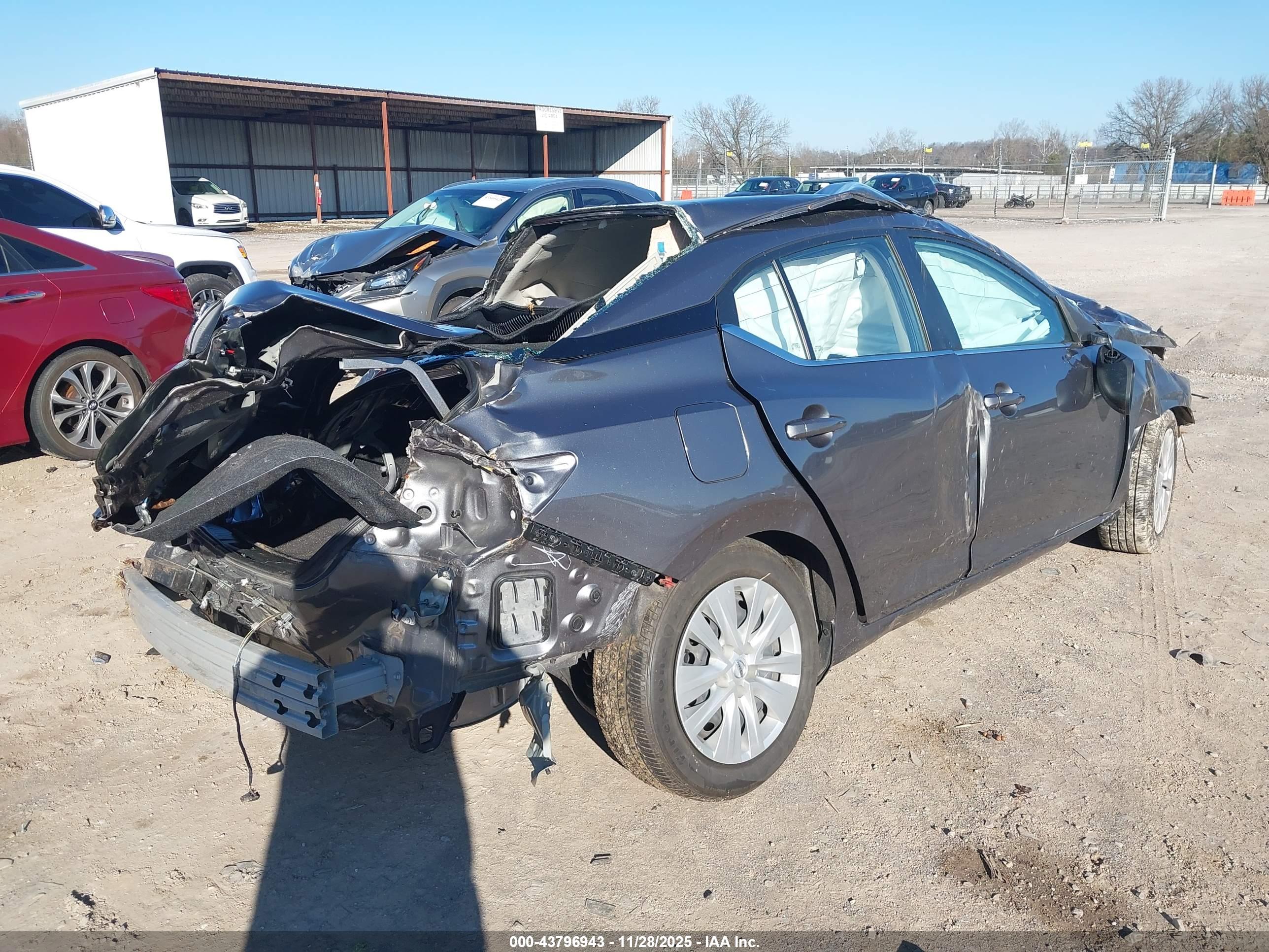 NISSAN SENTRA image 4