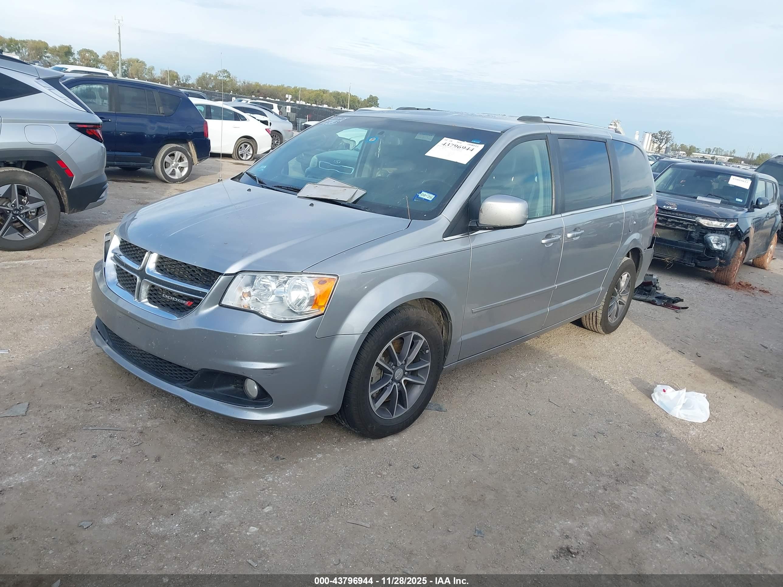 DODGE GRAND image 2
