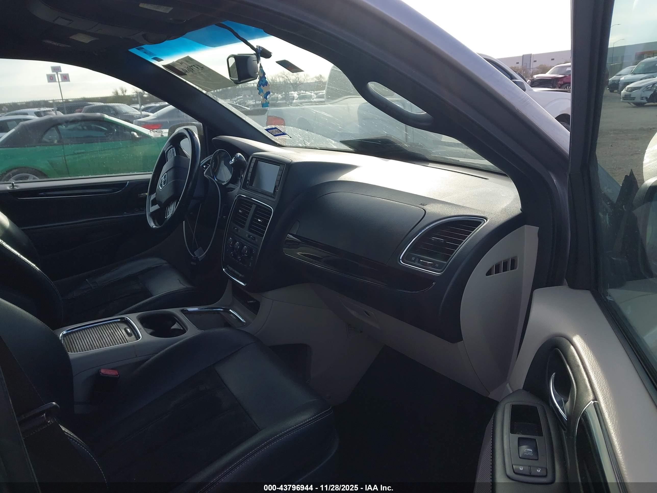 DODGE GRAND image 5