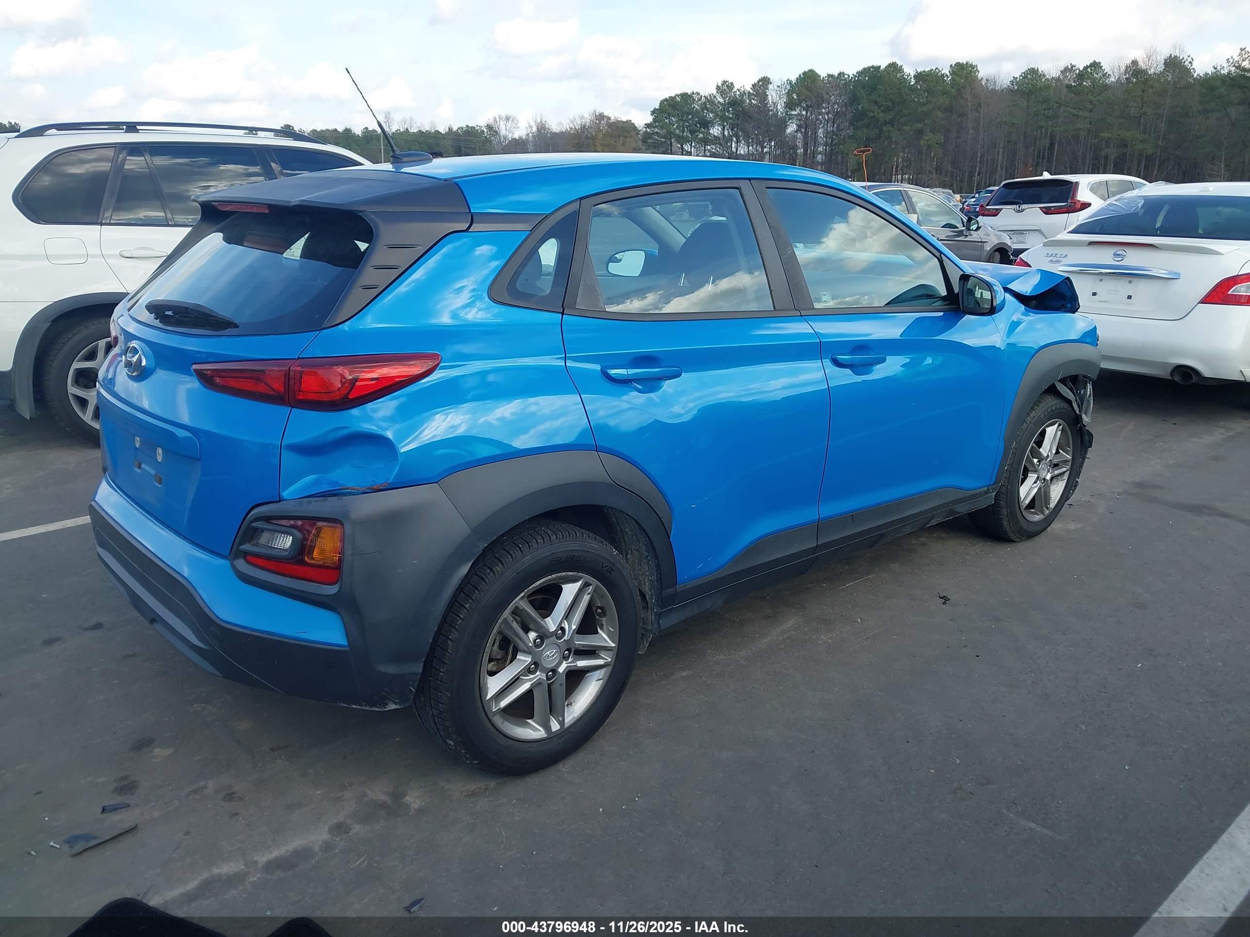 HYUNDAI KONA image 4