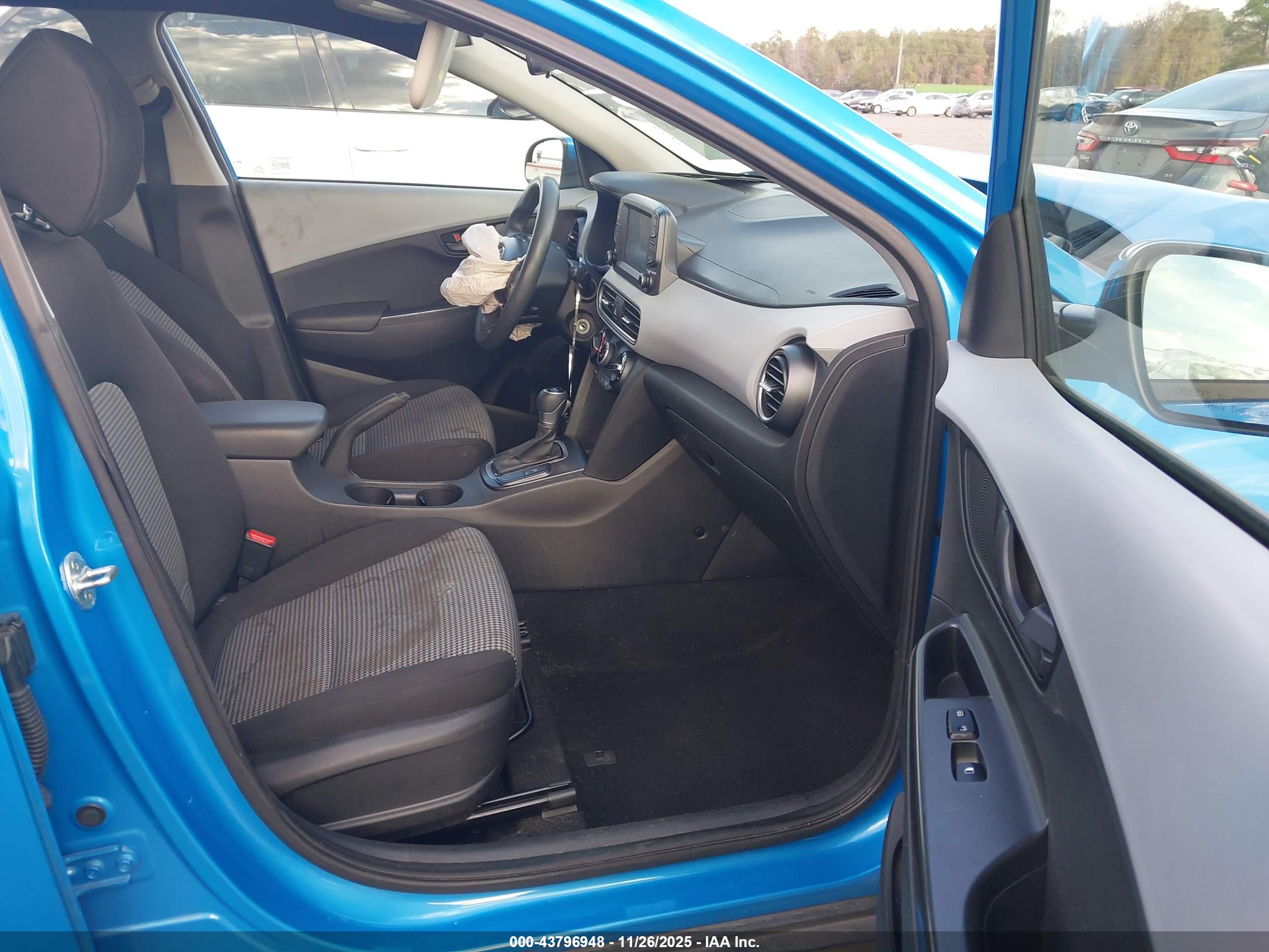 HYUNDAI KONA image 5