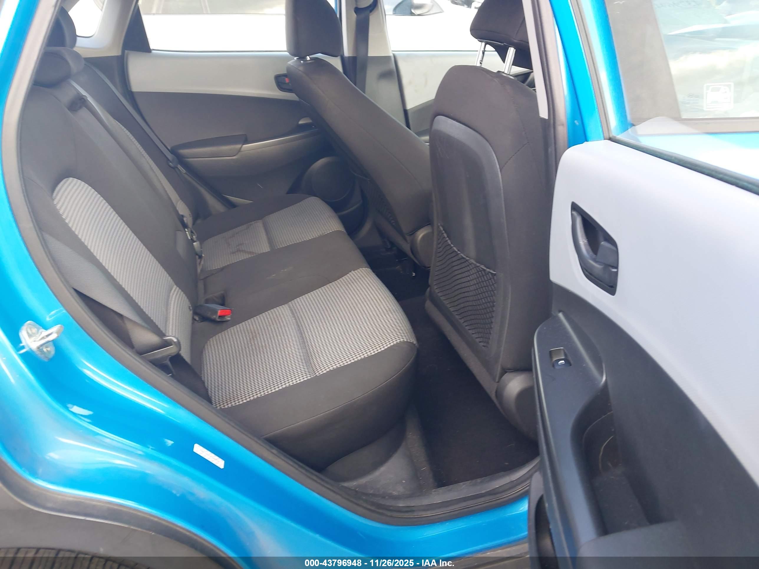 HYUNDAI KONA image 8