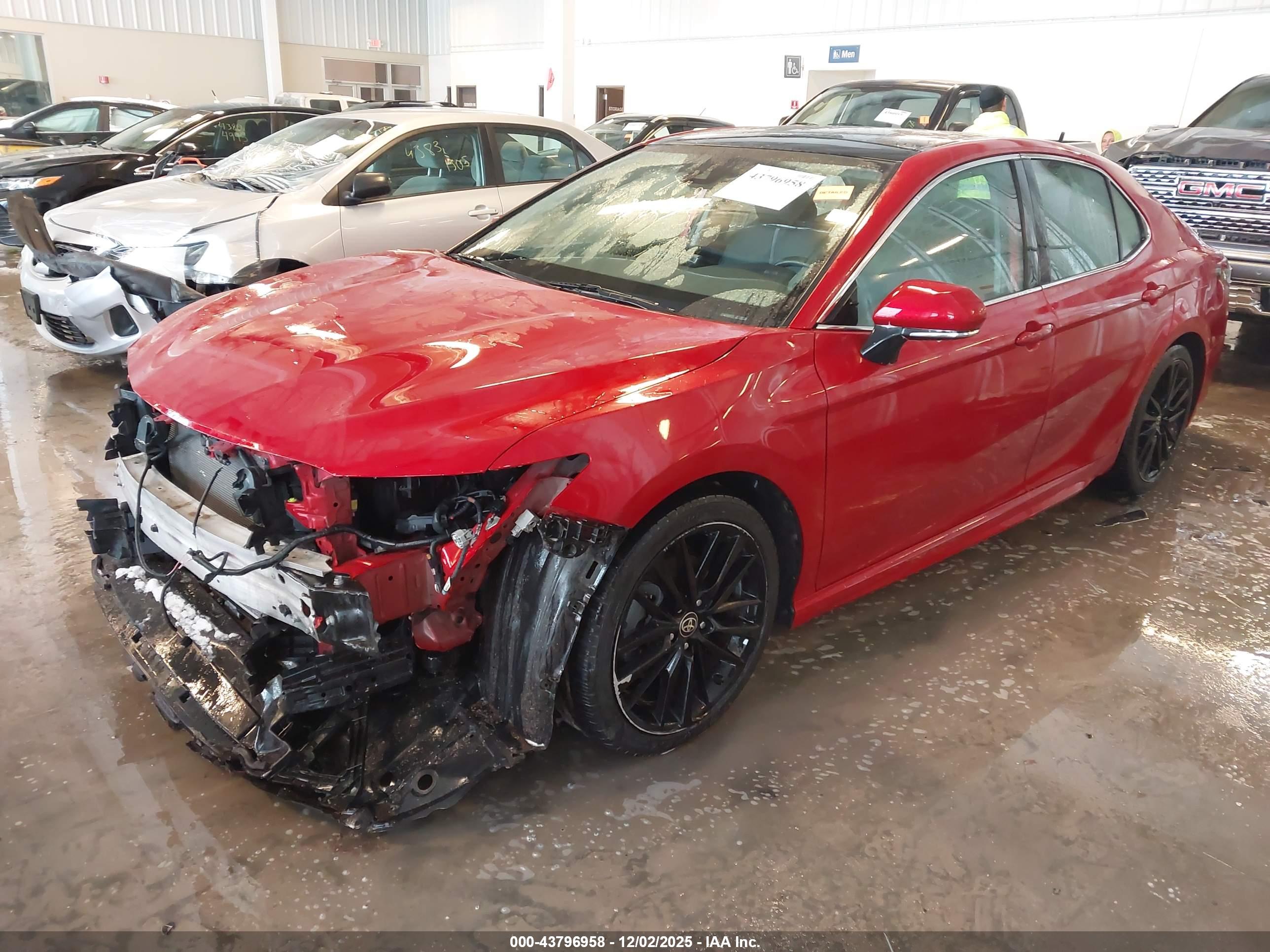 TOYOTA CAMRY image 2