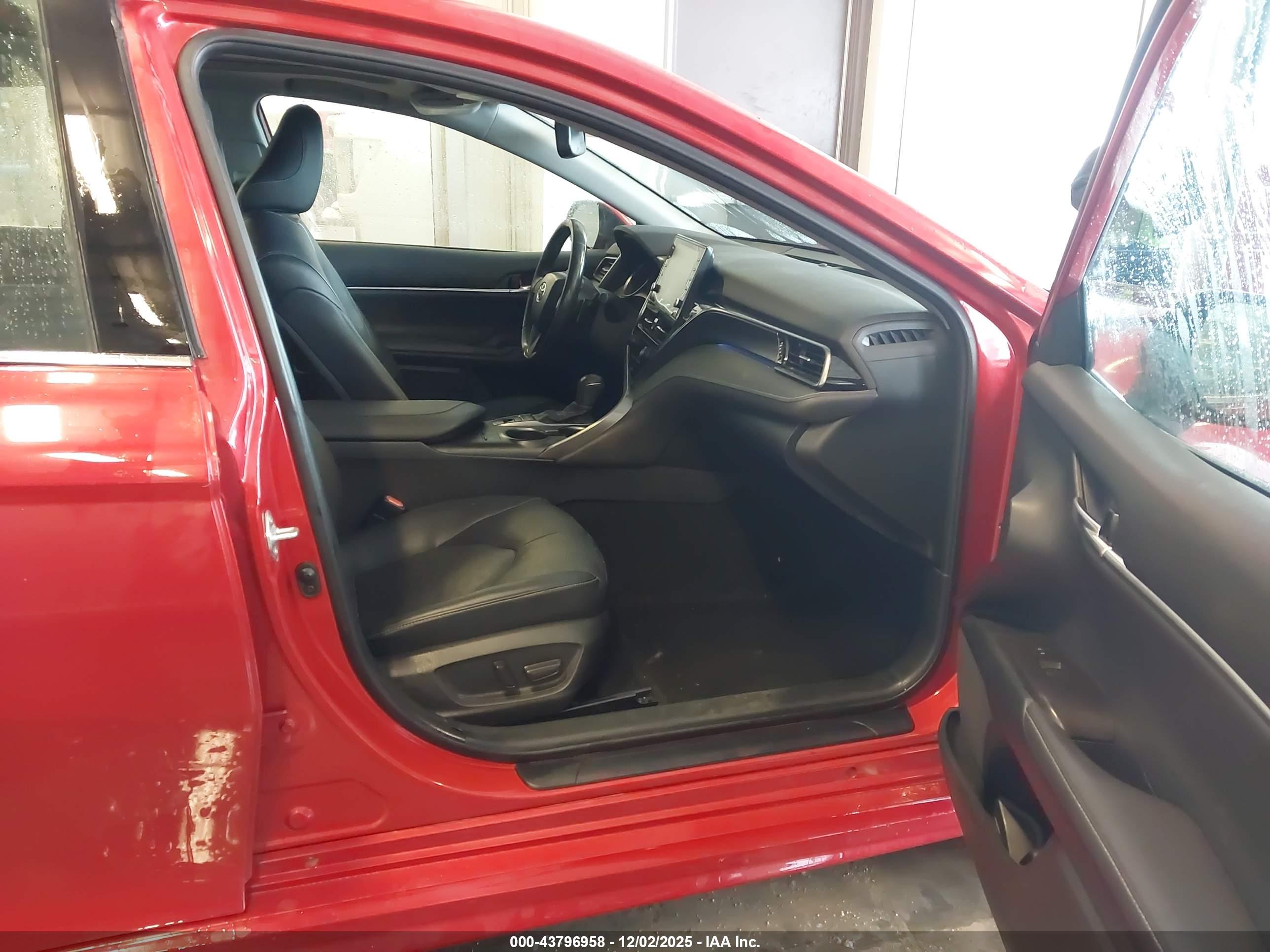 TOYOTA CAMRY image 5