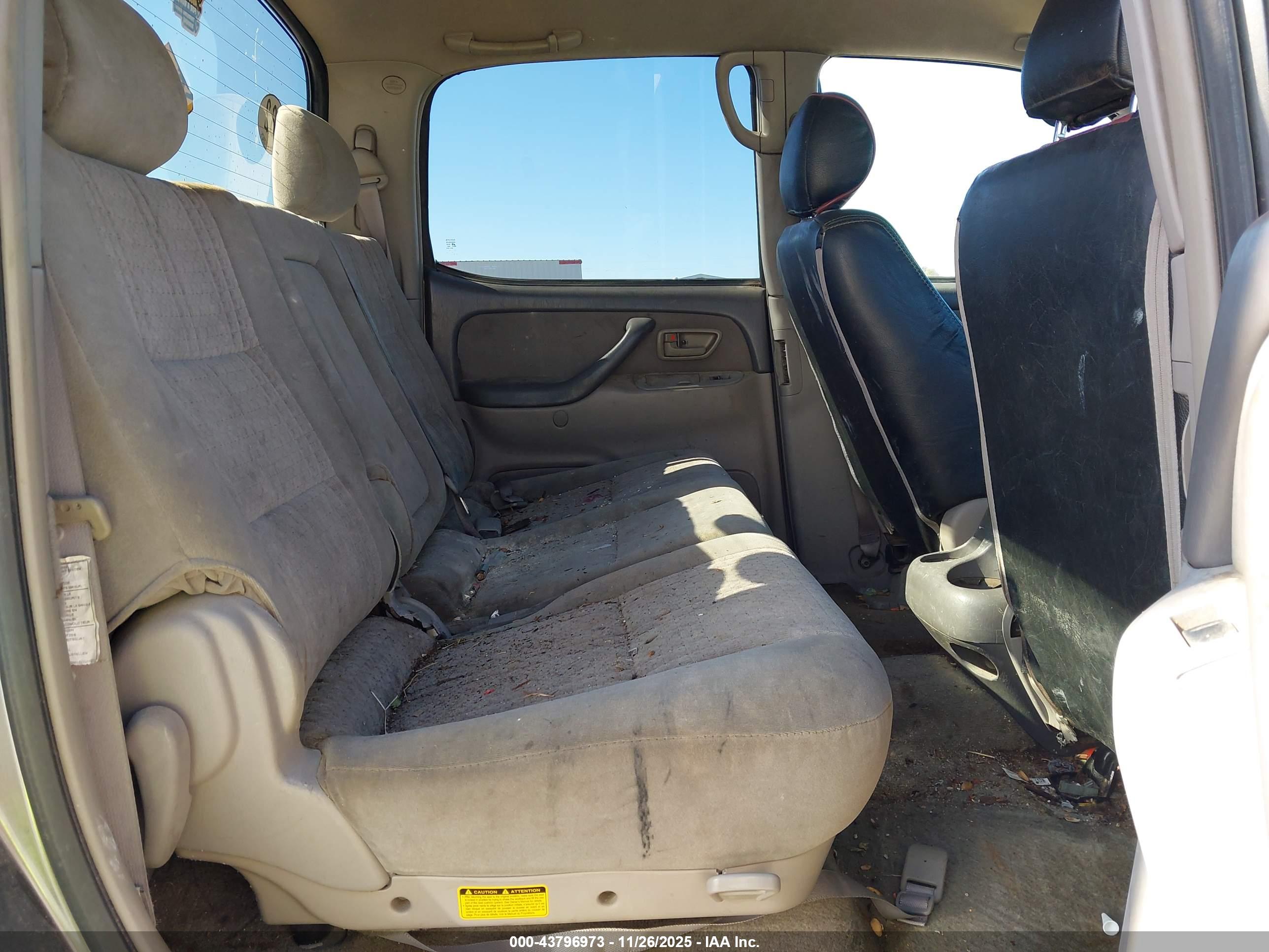 TOYOTA TUNDRA image 8