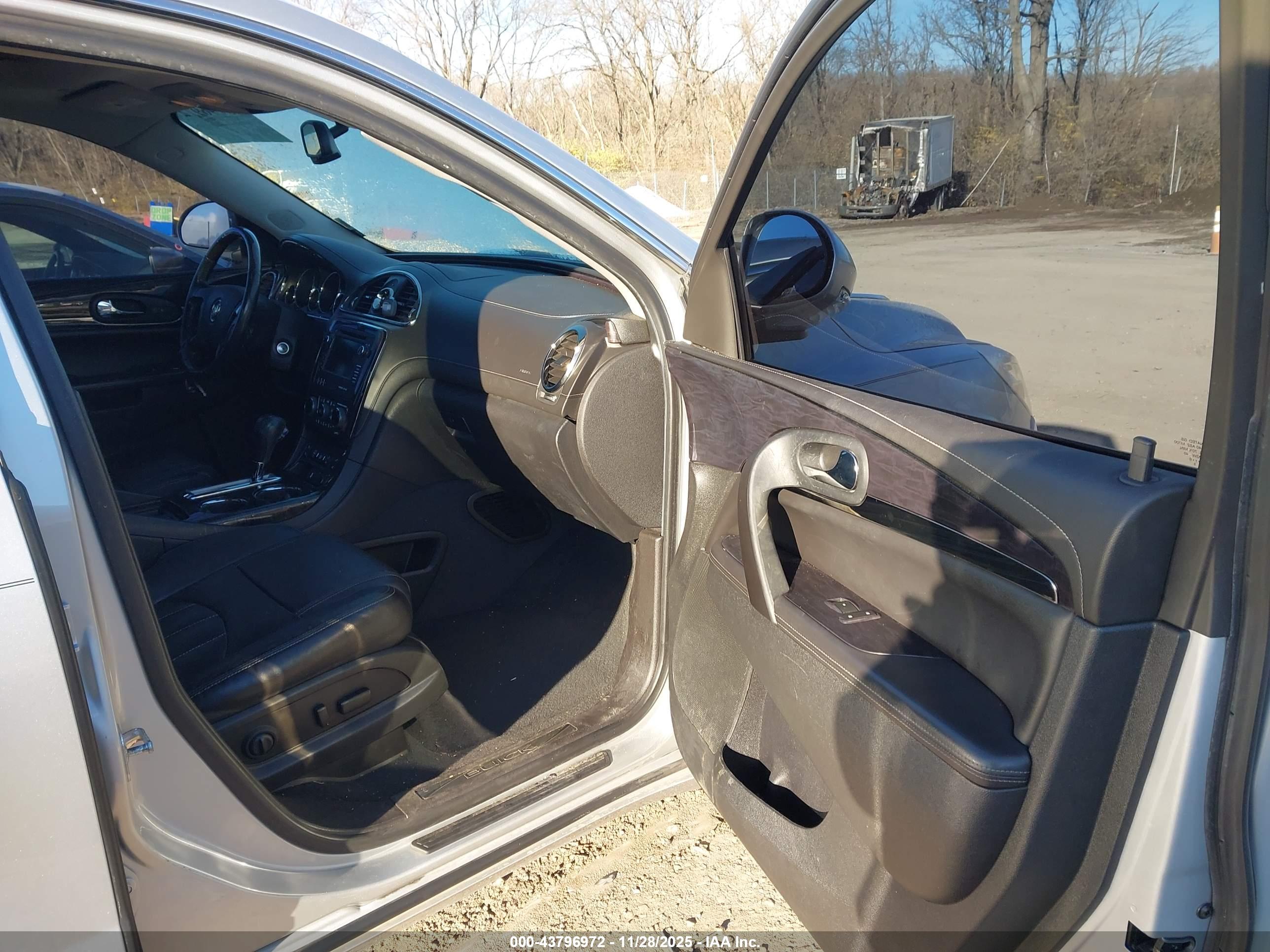 BUICK ENCLAVE image 5