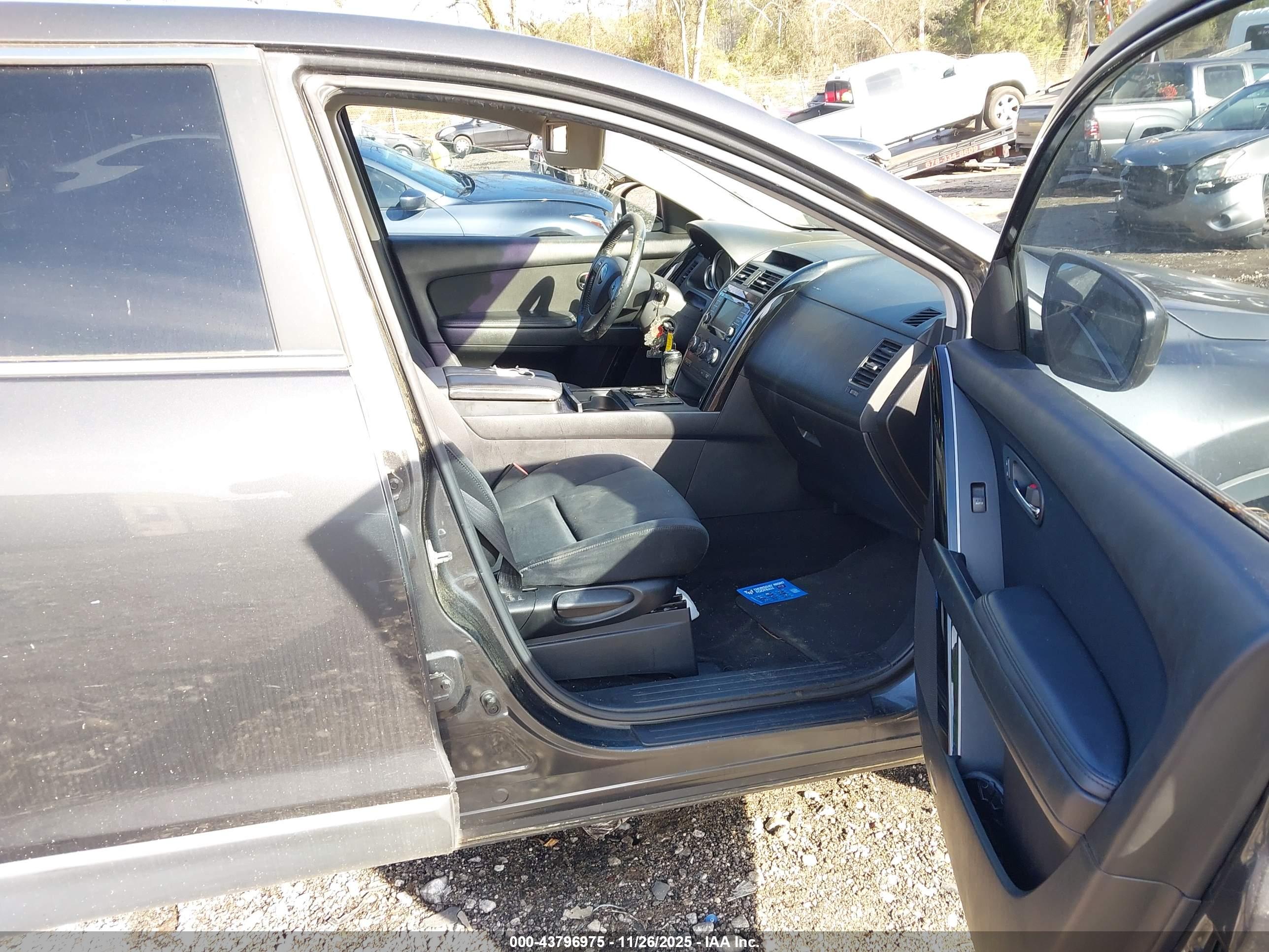 MAZDA CX-9 image 5