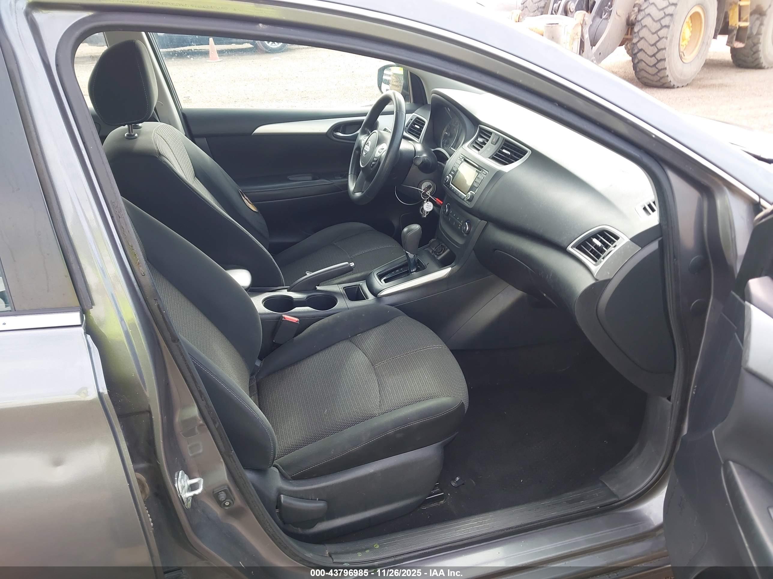 NISSAN SENTRA image 5