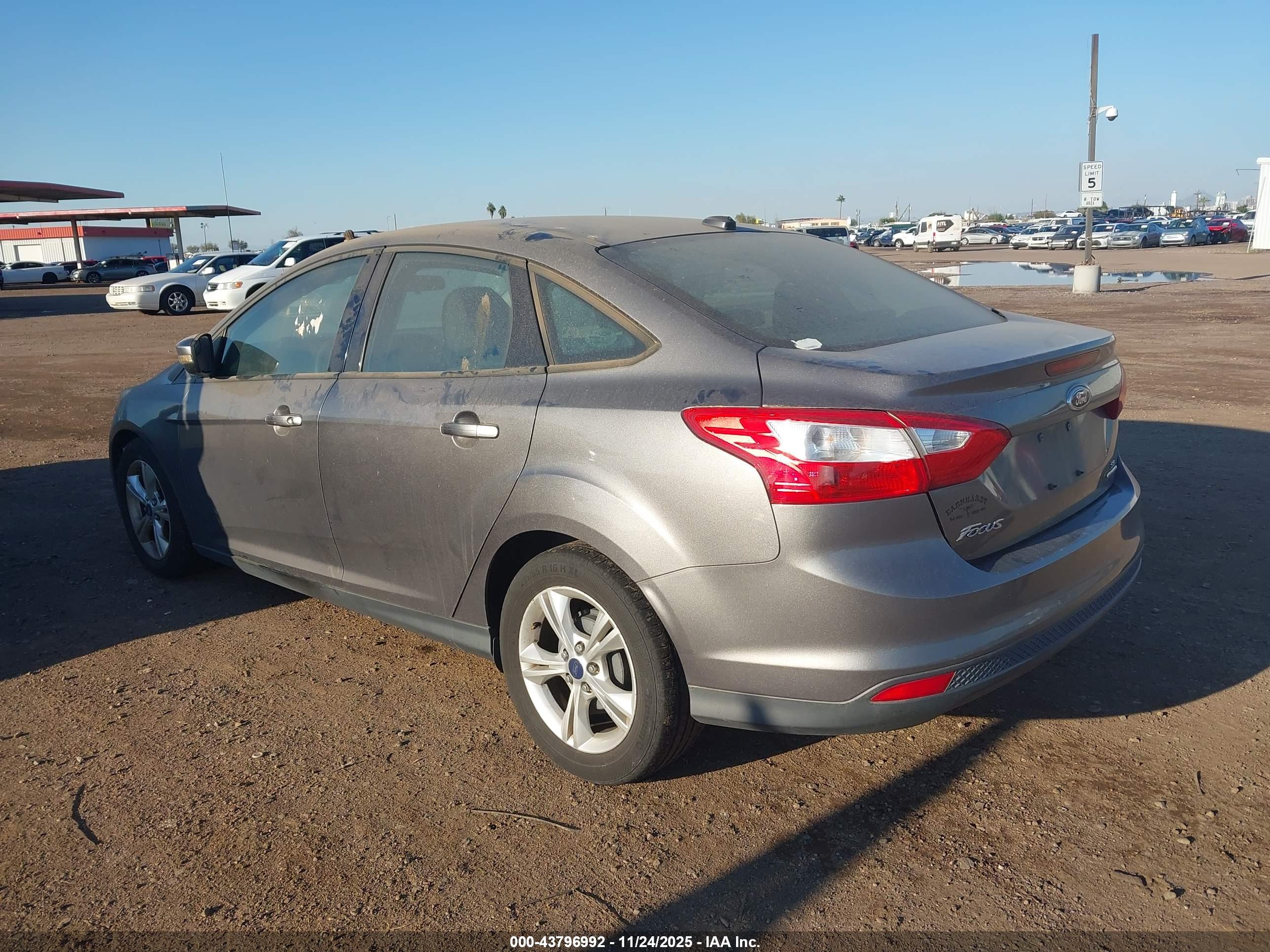 FORD FOCUS image 3