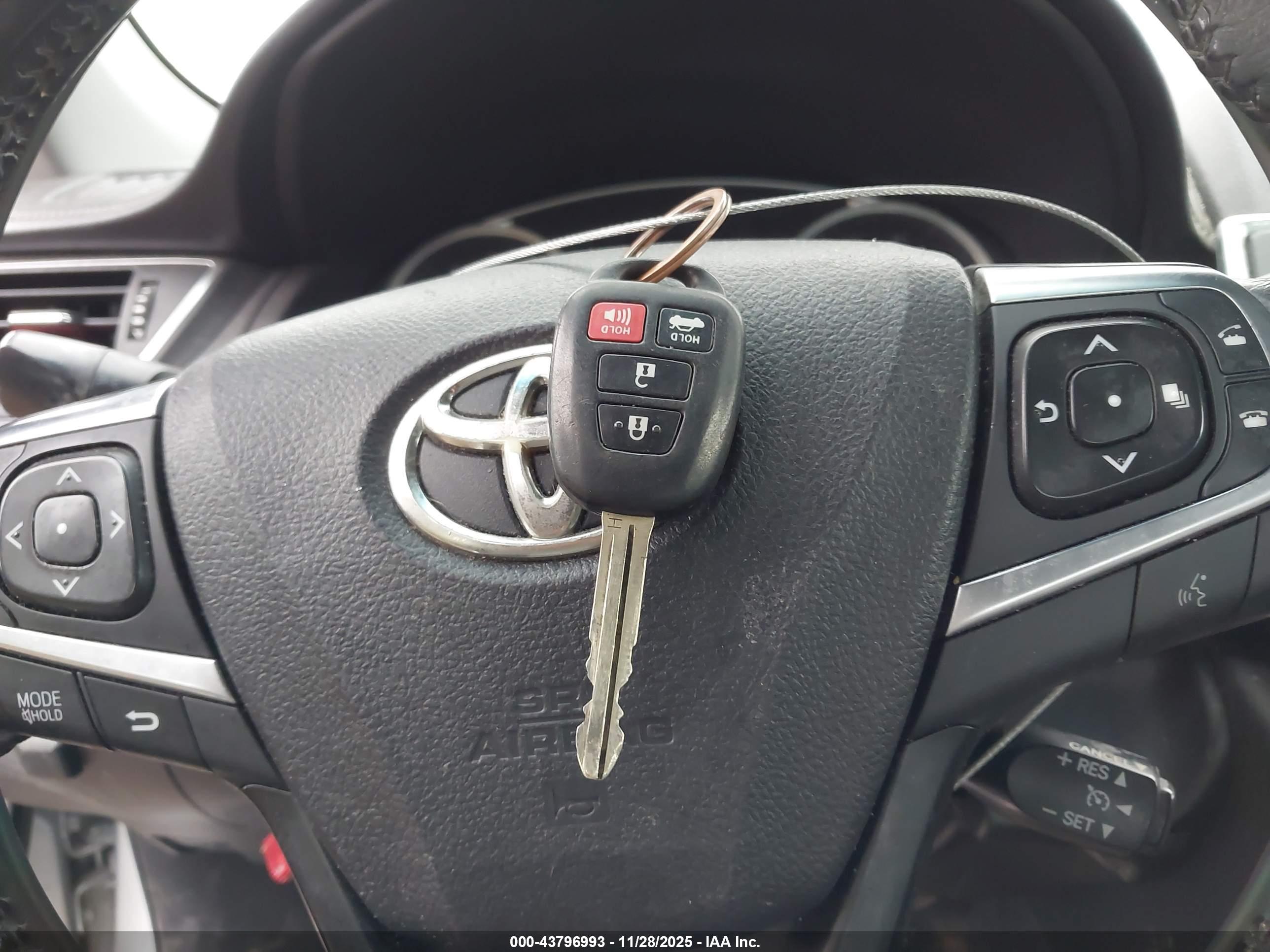 TOYOTA CAMRY image 11