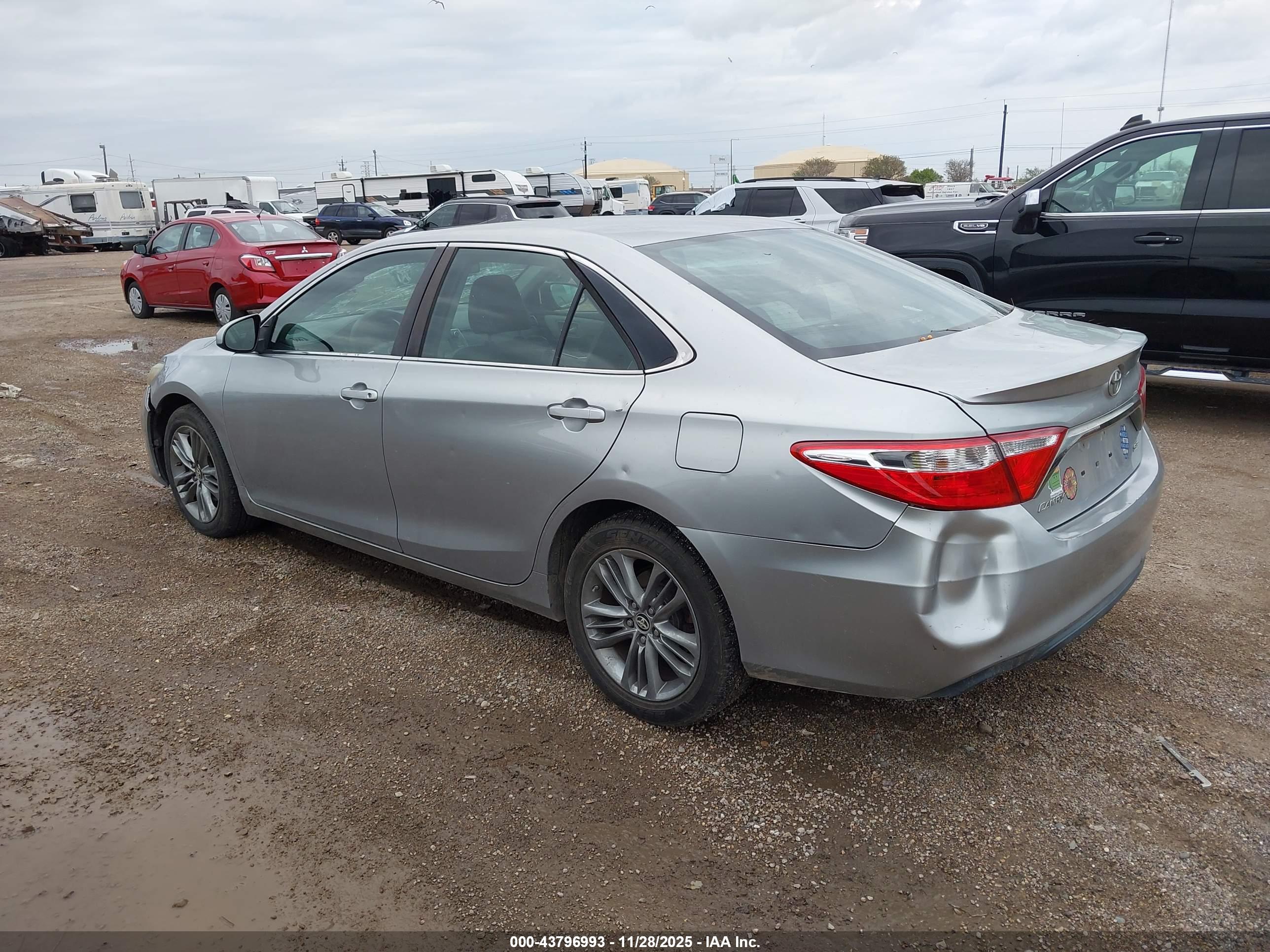 TOYOTA CAMRY image 3