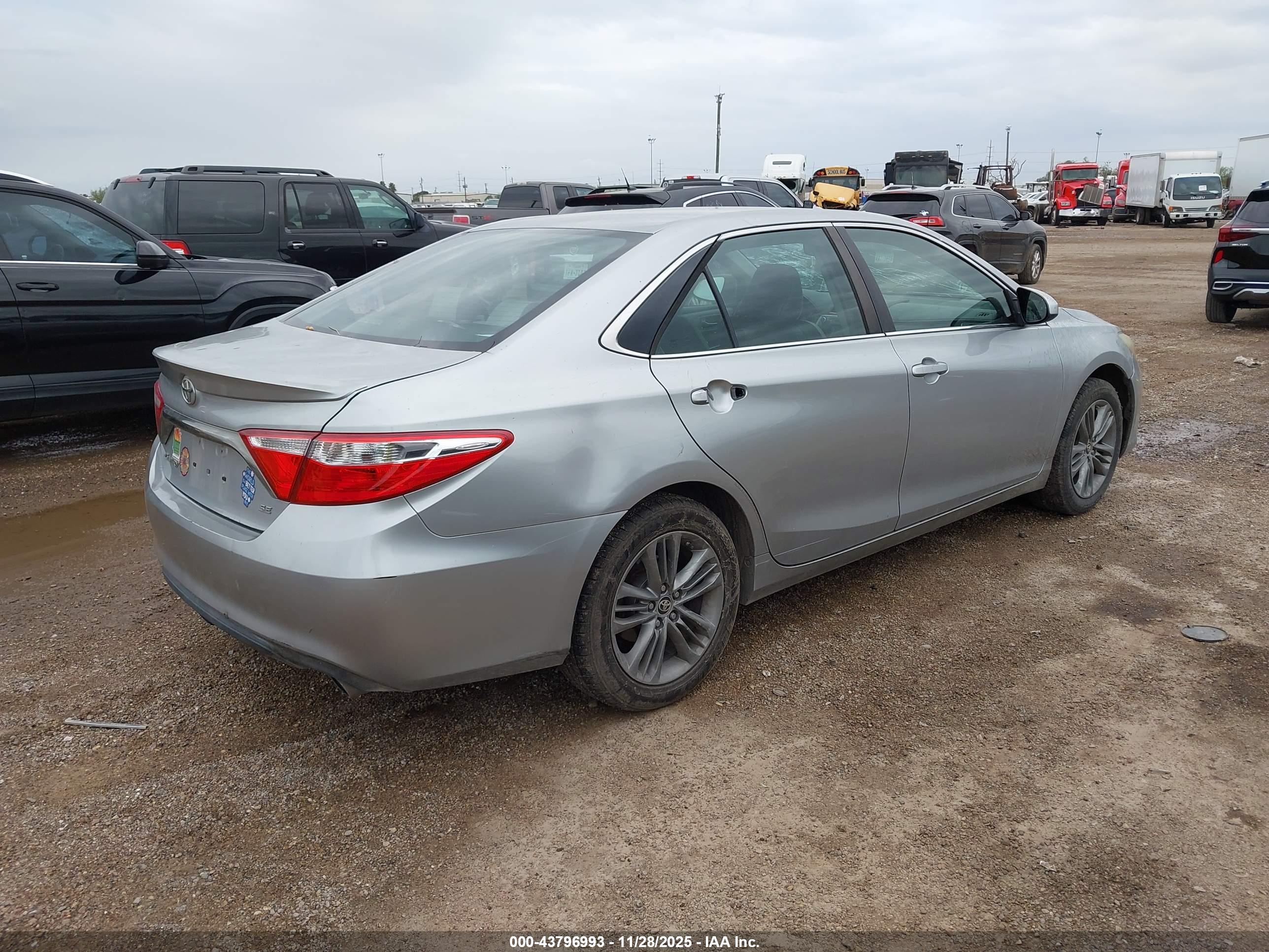 TOYOTA CAMRY image 4
