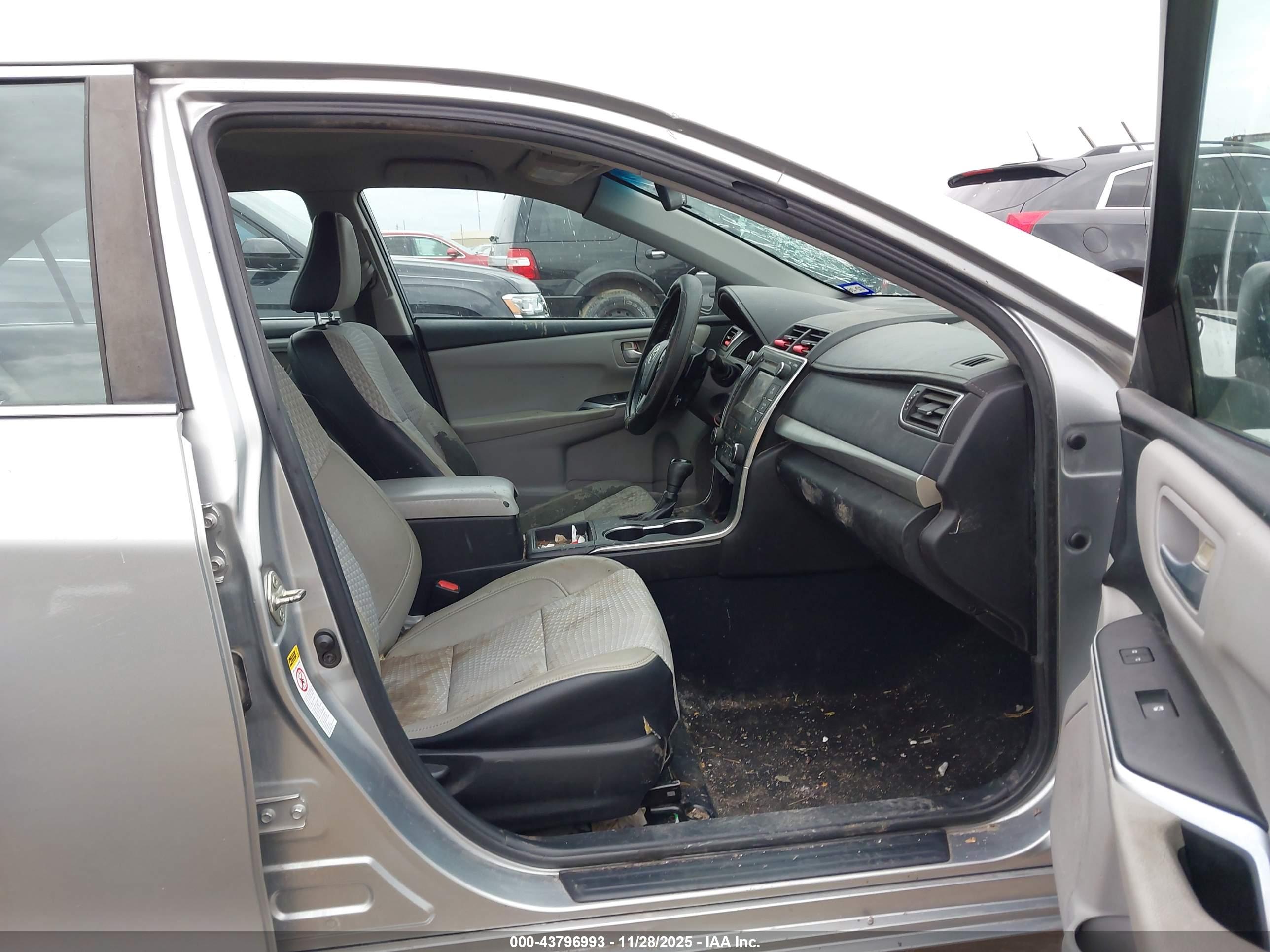 TOYOTA CAMRY image 5
