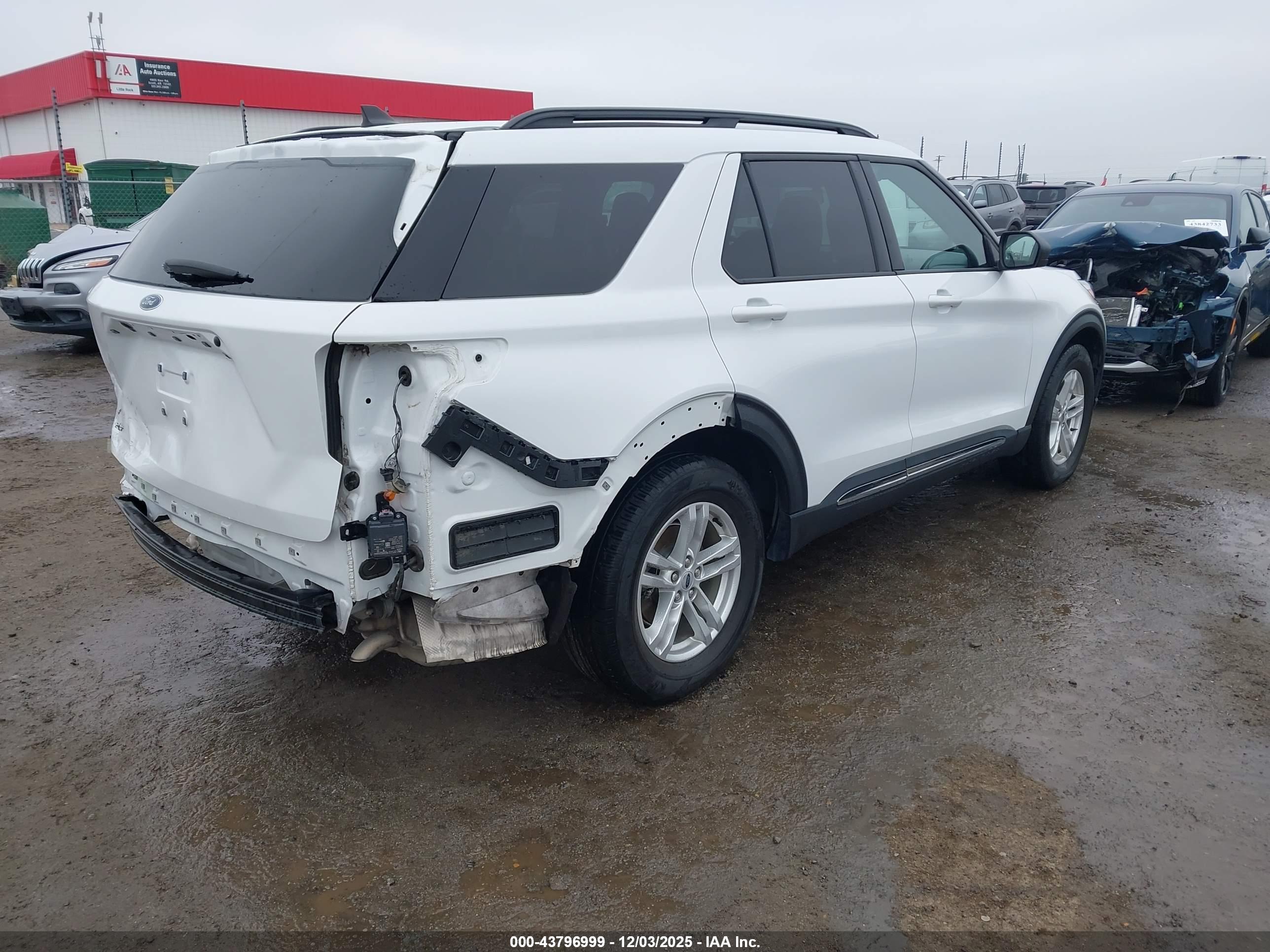 FORD EXPLORER image 4