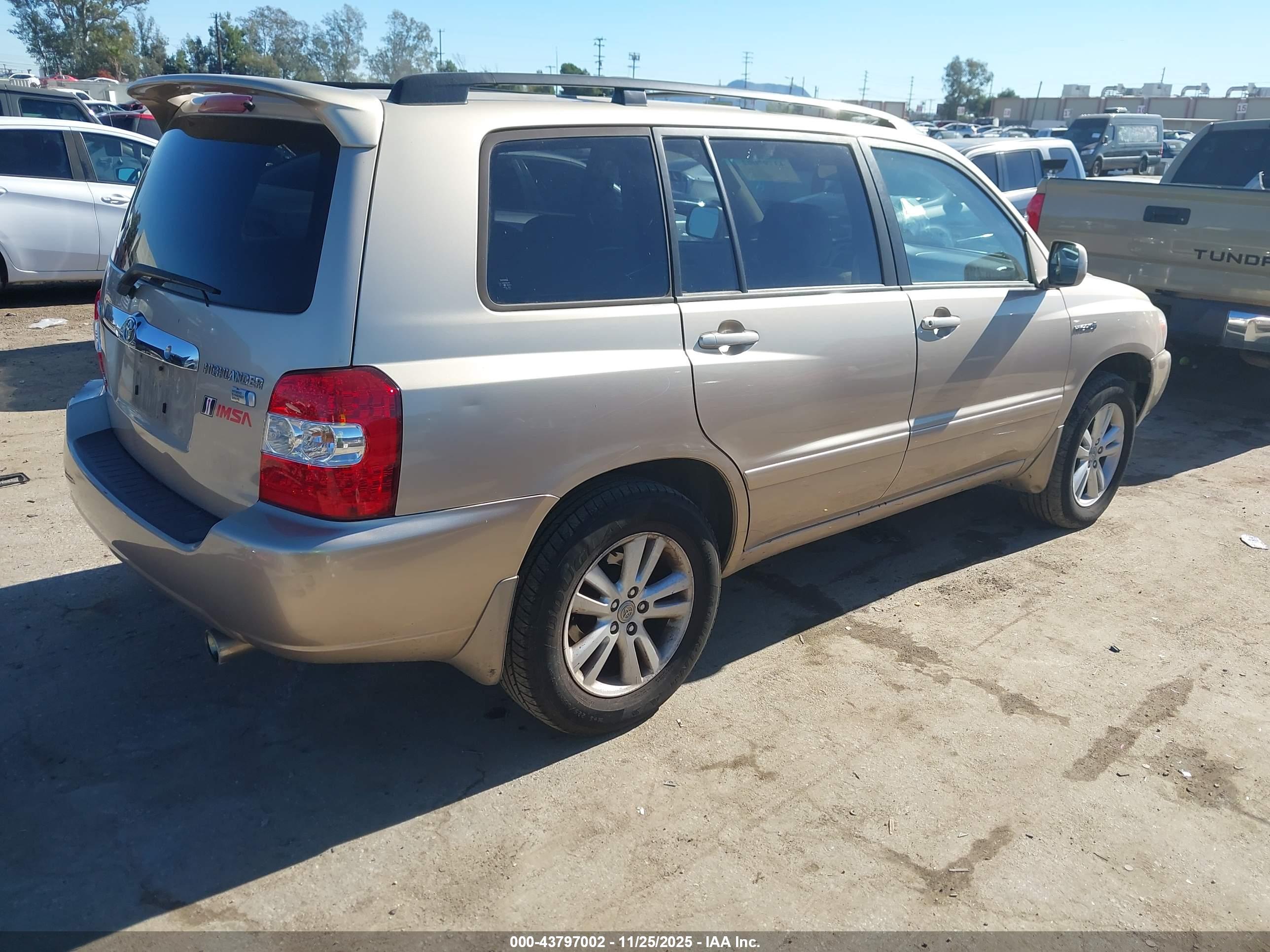 TOYOTA HIGHLANDER image 4
