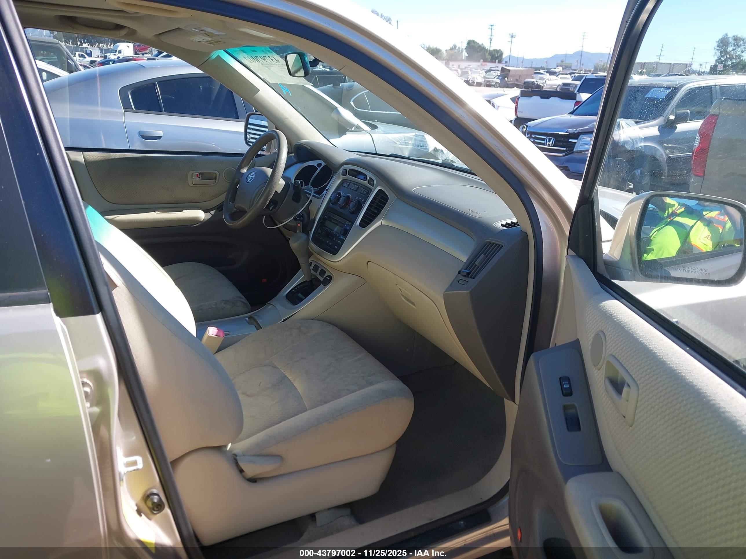 TOYOTA HIGHLANDER image 5