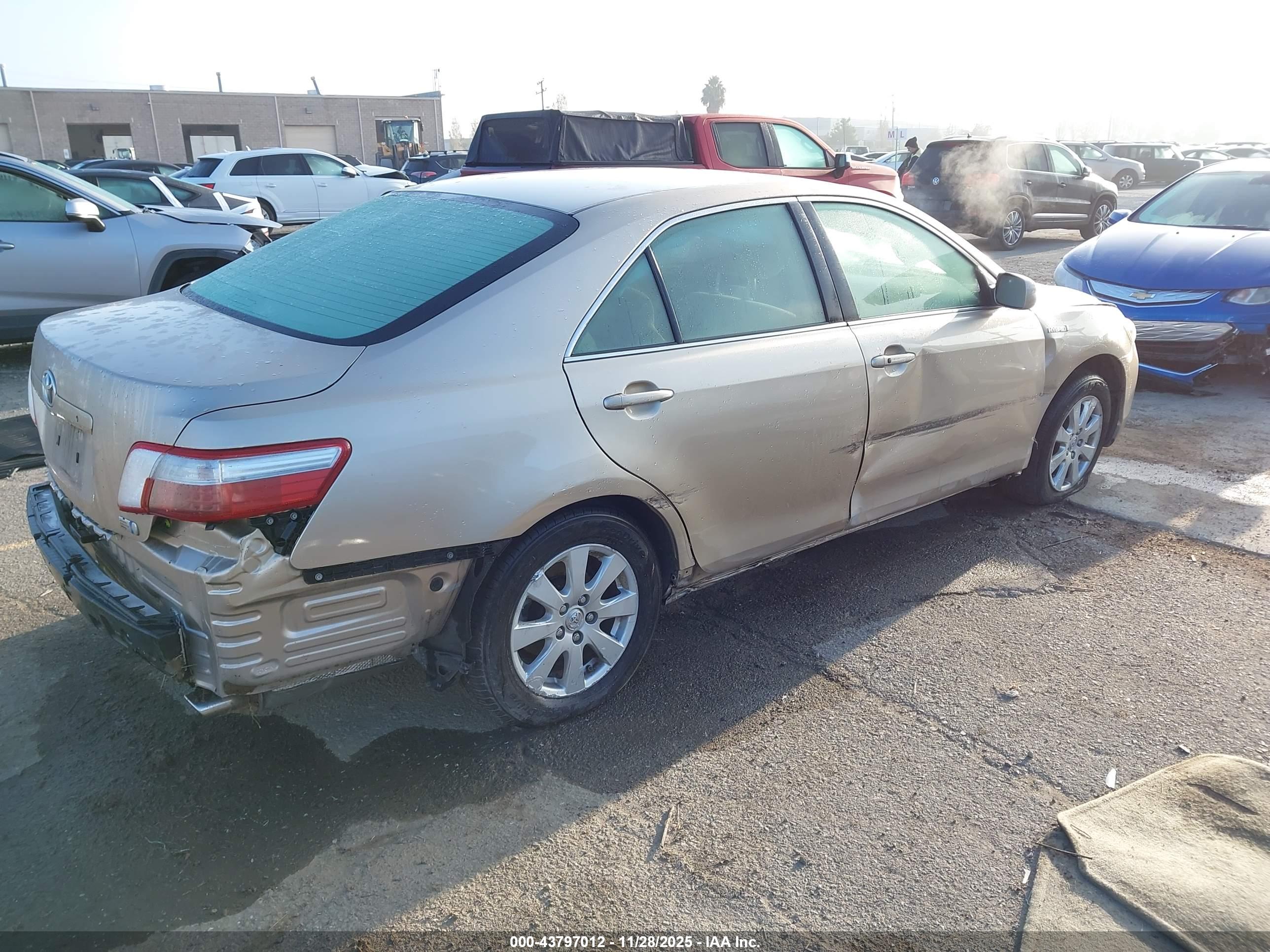 TOYOTA CAMRY image 4