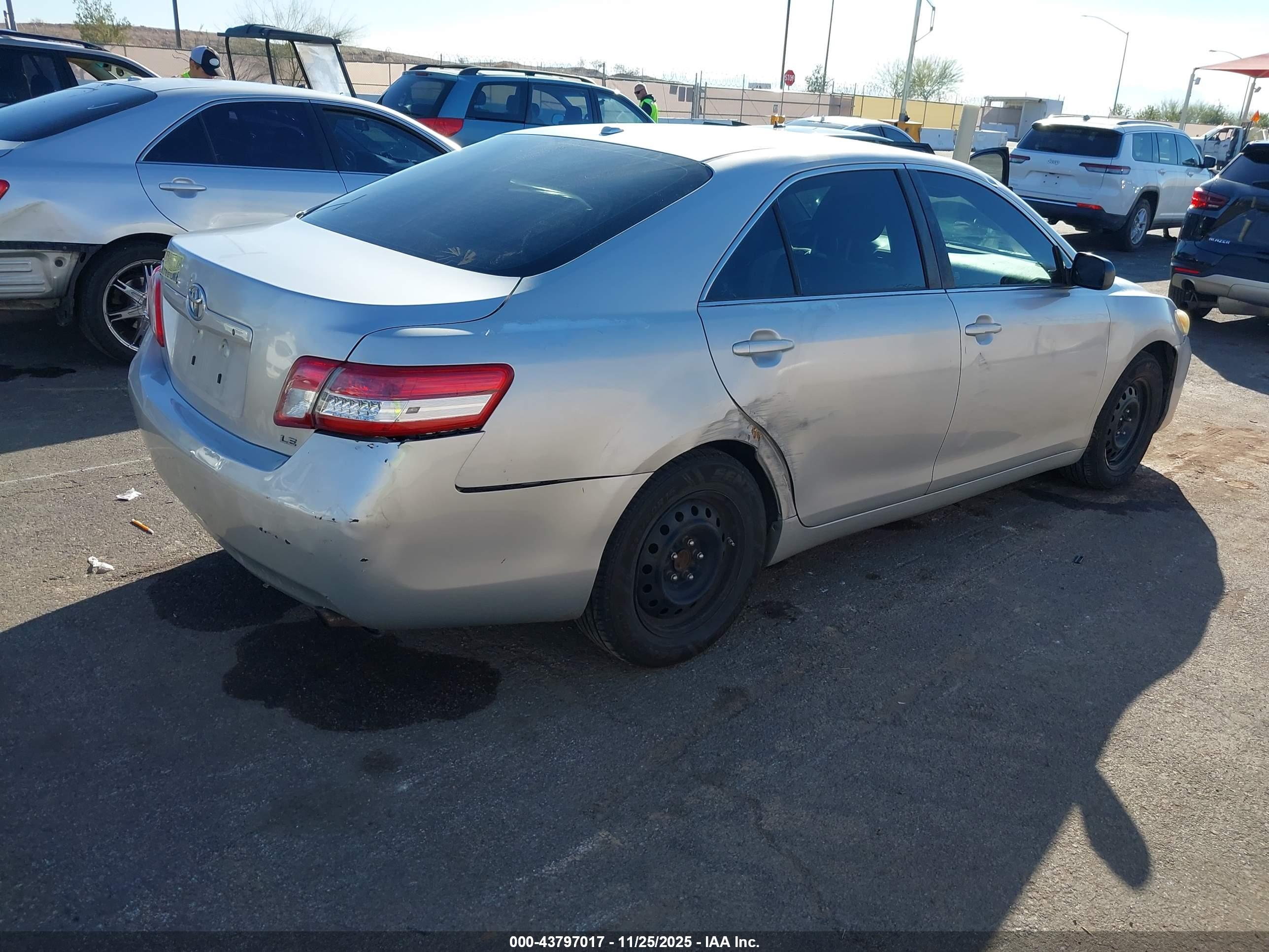 TOYOTA CAMRY image 4