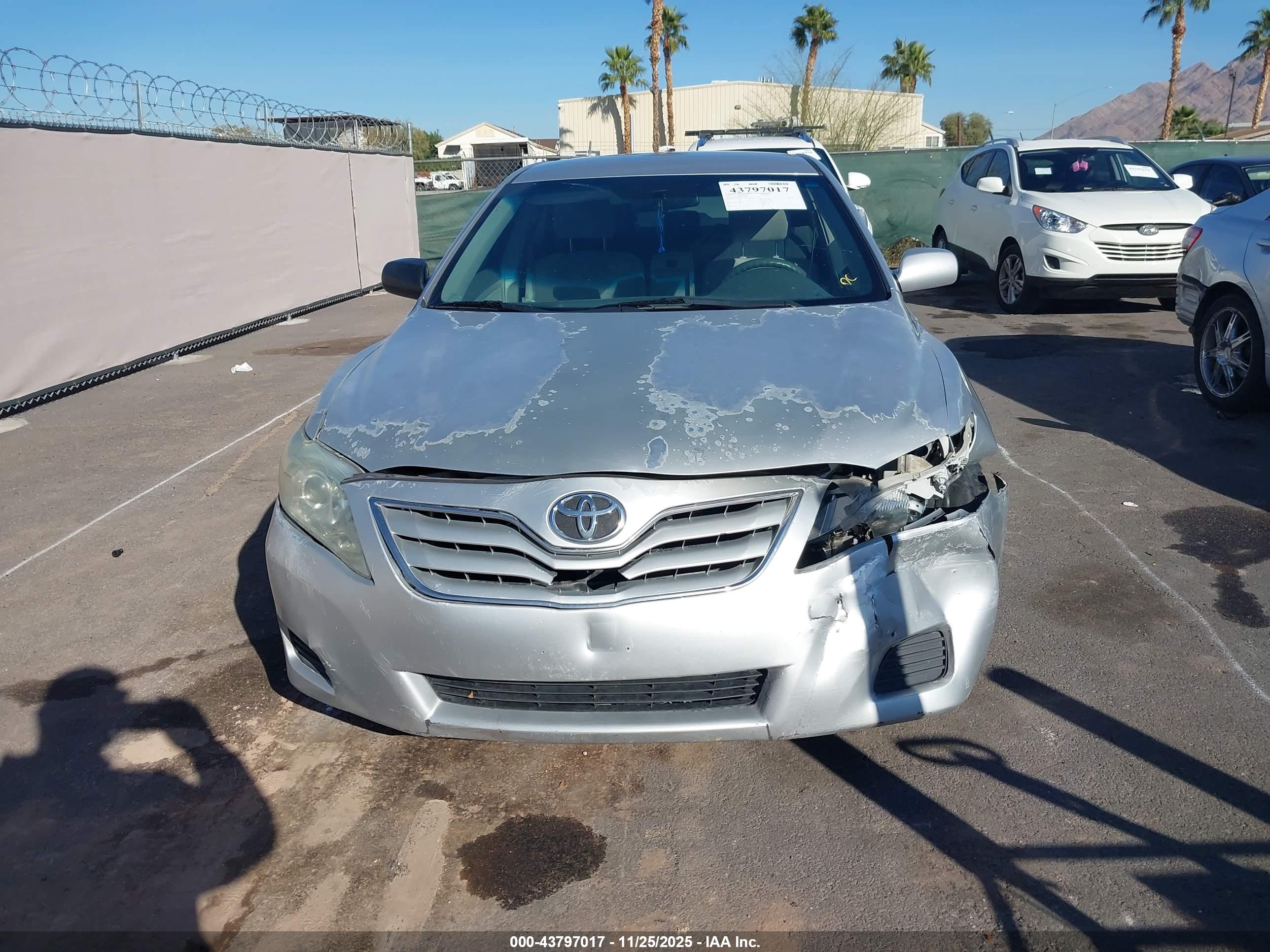 TOYOTA CAMRY image 6