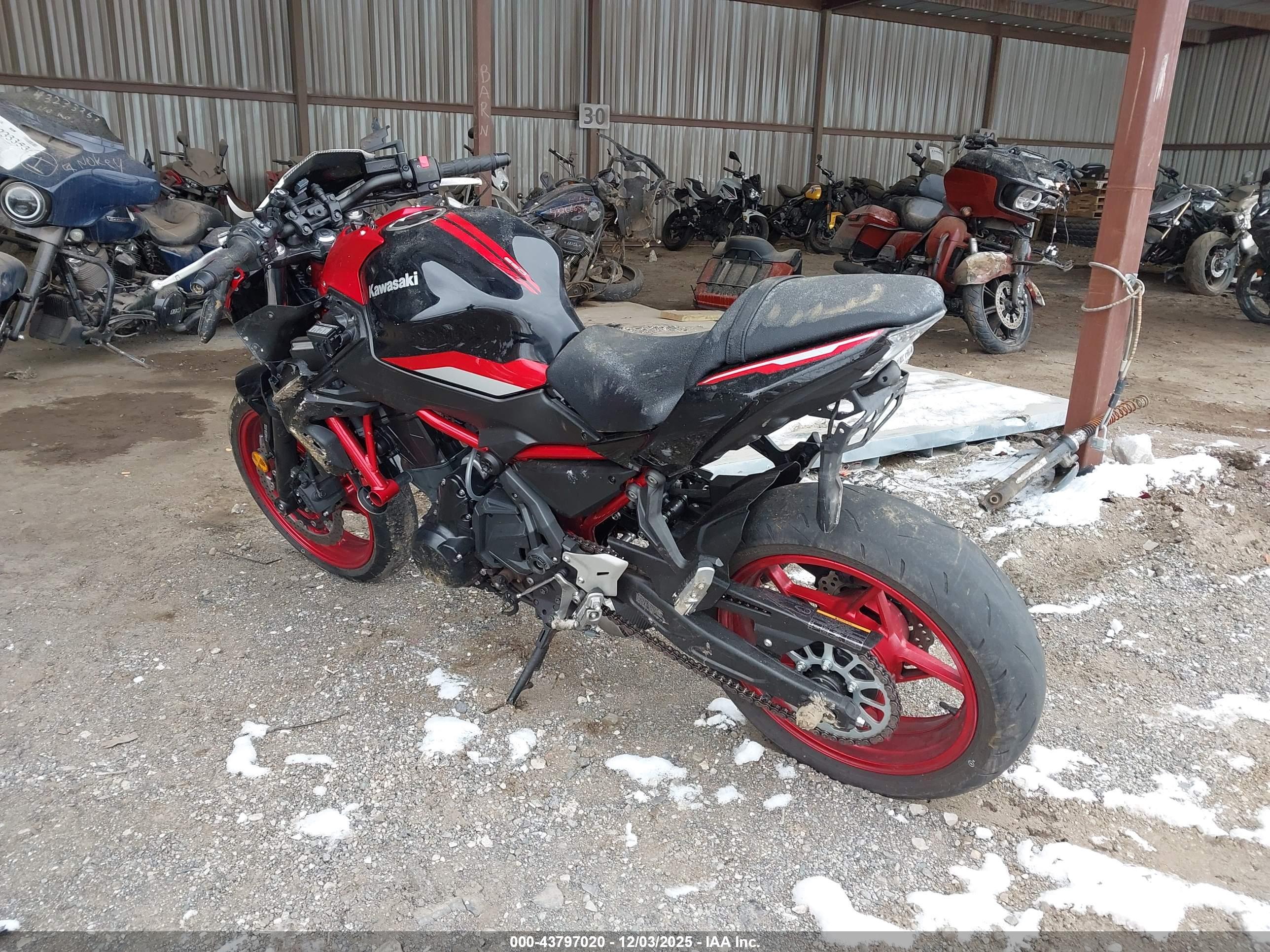 KAWASAKI ER650 image 3