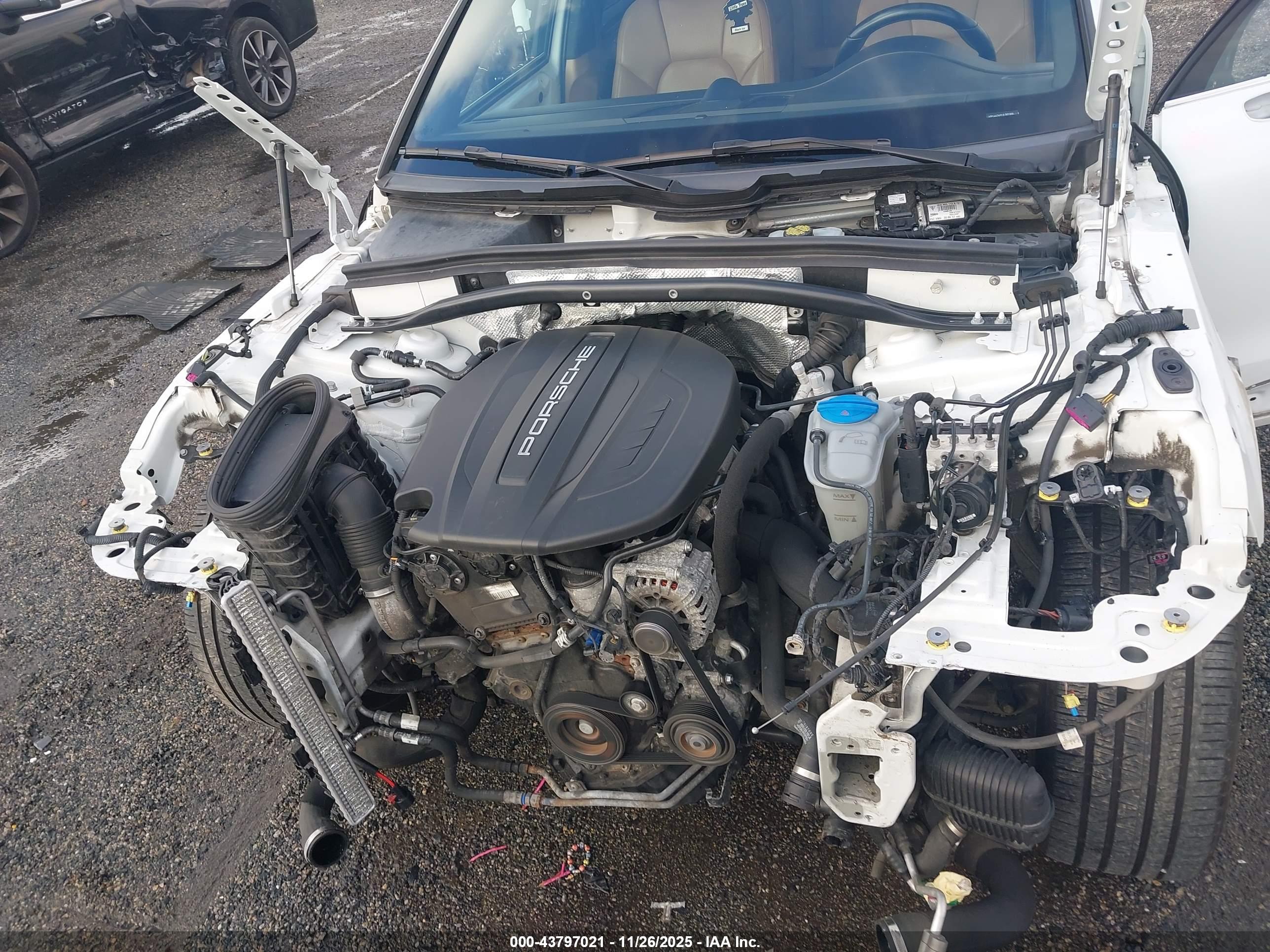 PORSCHE MACAN image 10