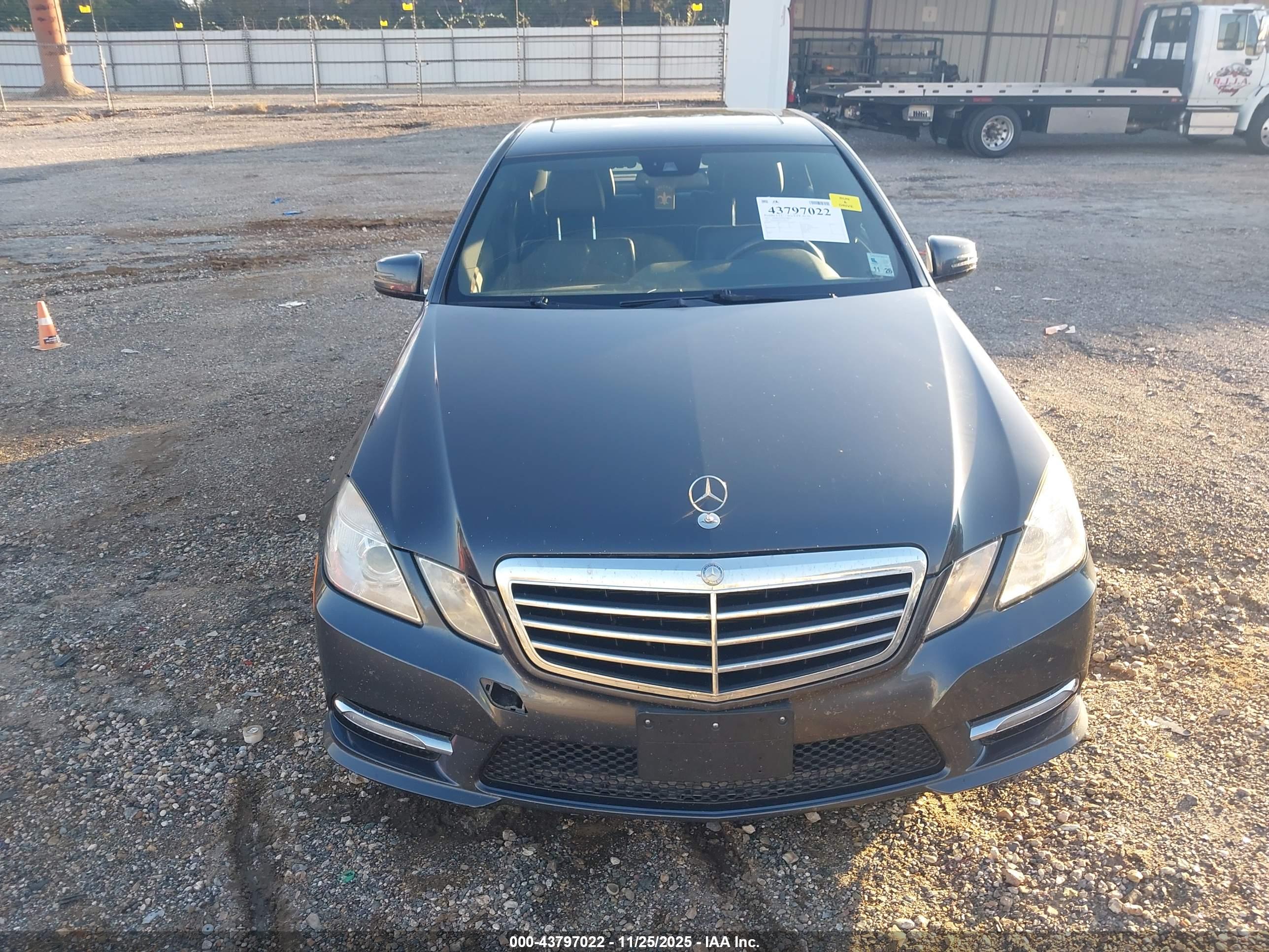 MERCEDES-BENZ E image 6