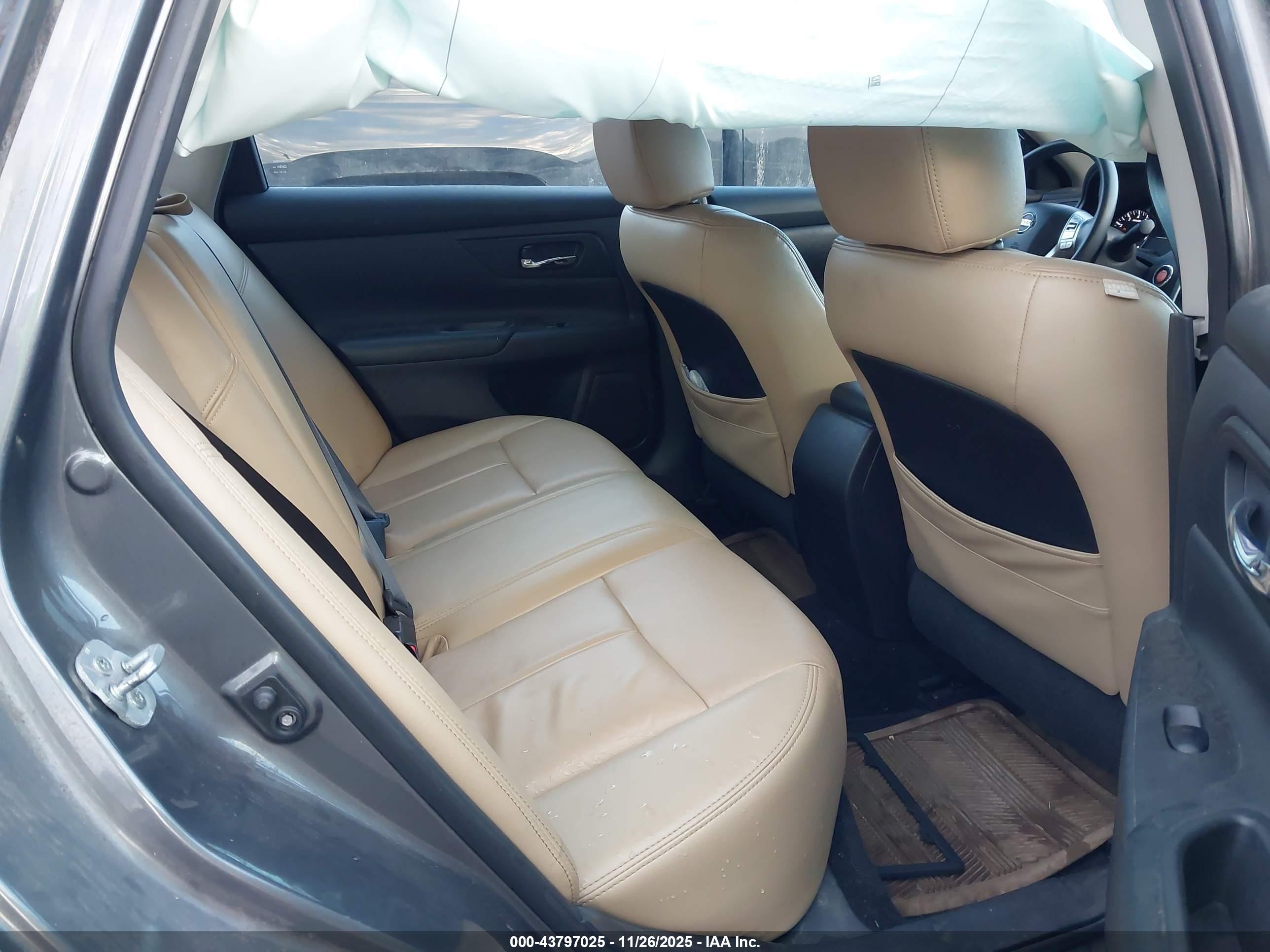 NISSAN ALTIMA image 8
