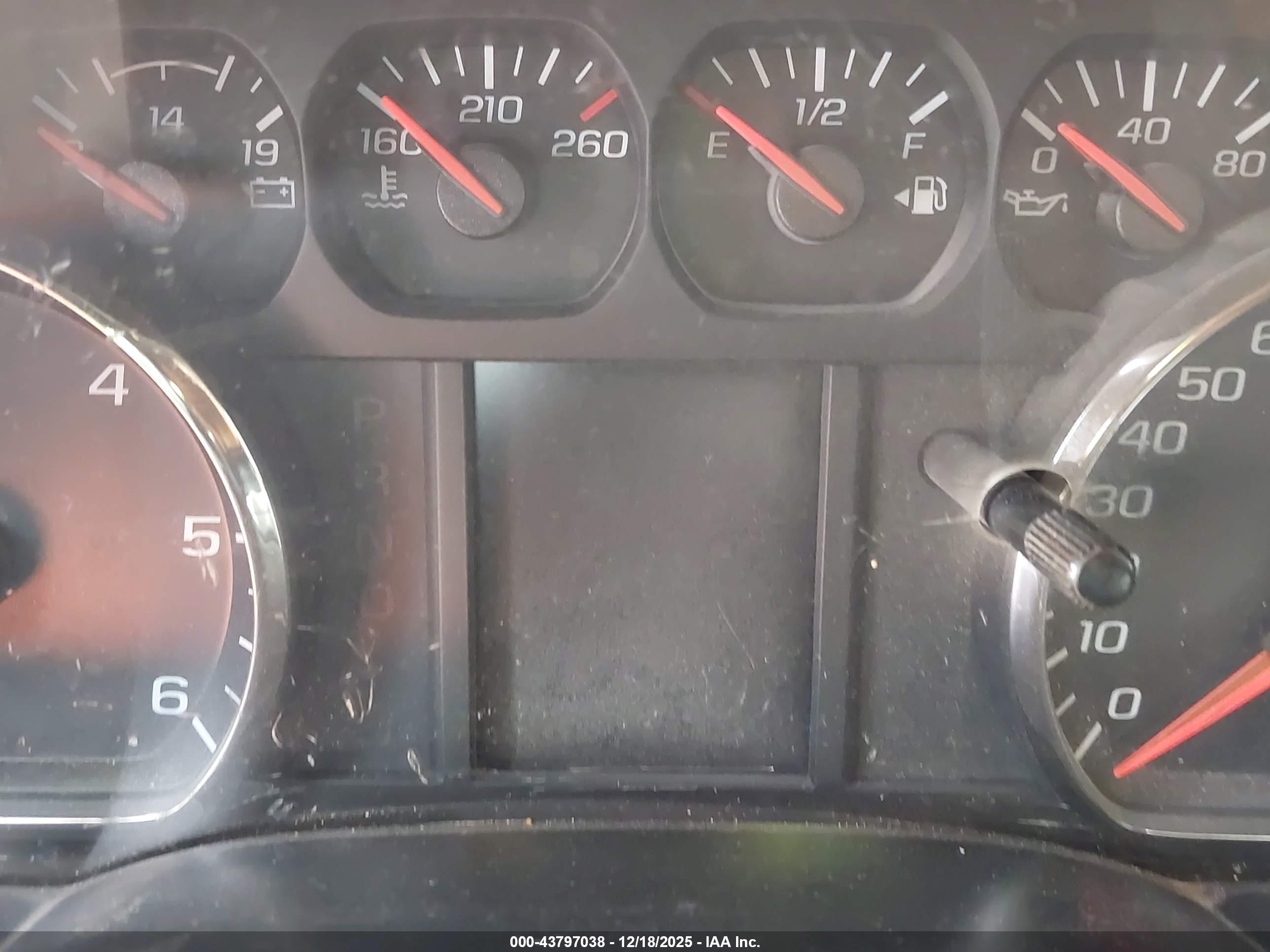 CHEVROLET SILVERADO image 7