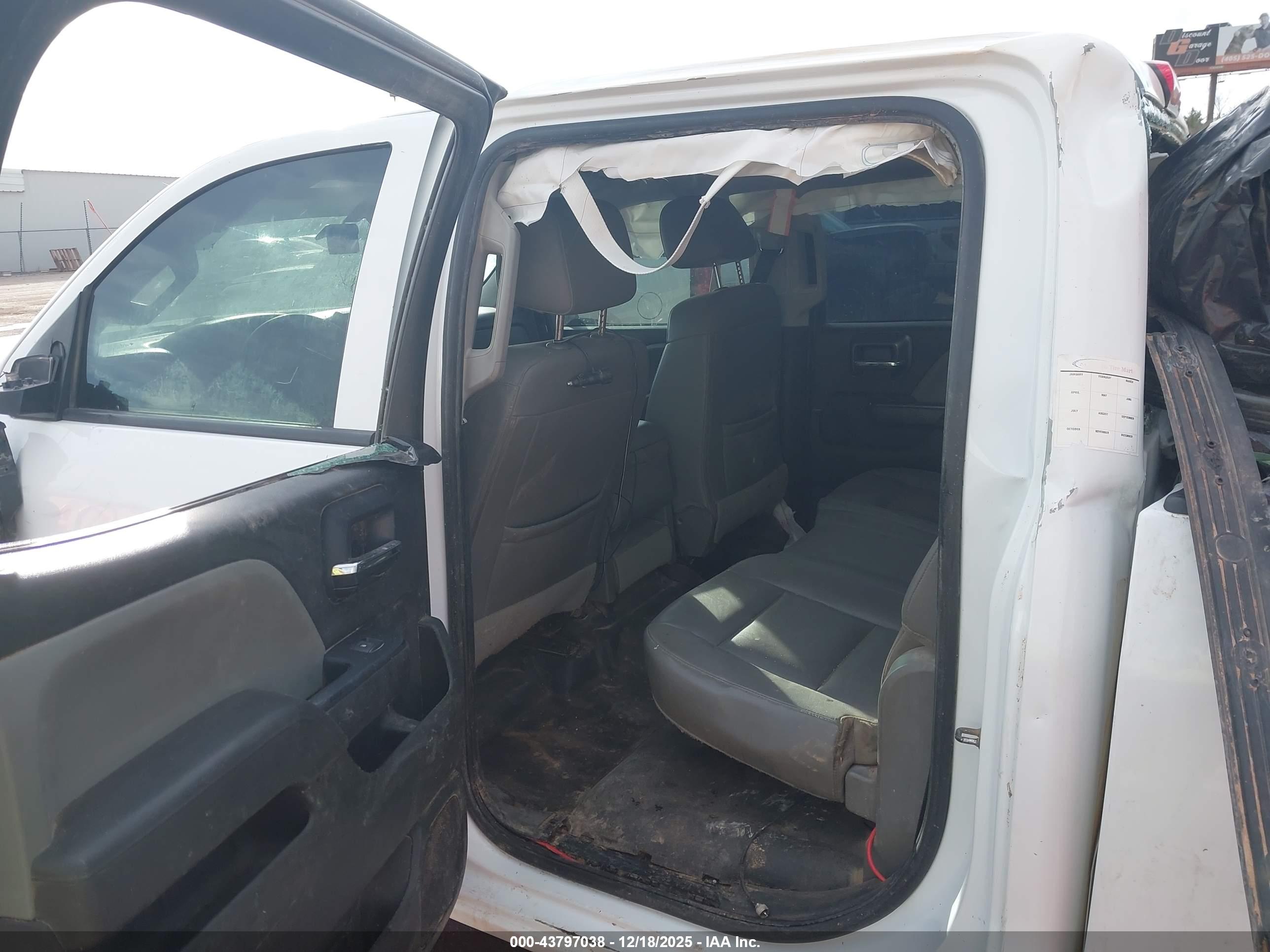 CHEVROLET SILVERADO image 8