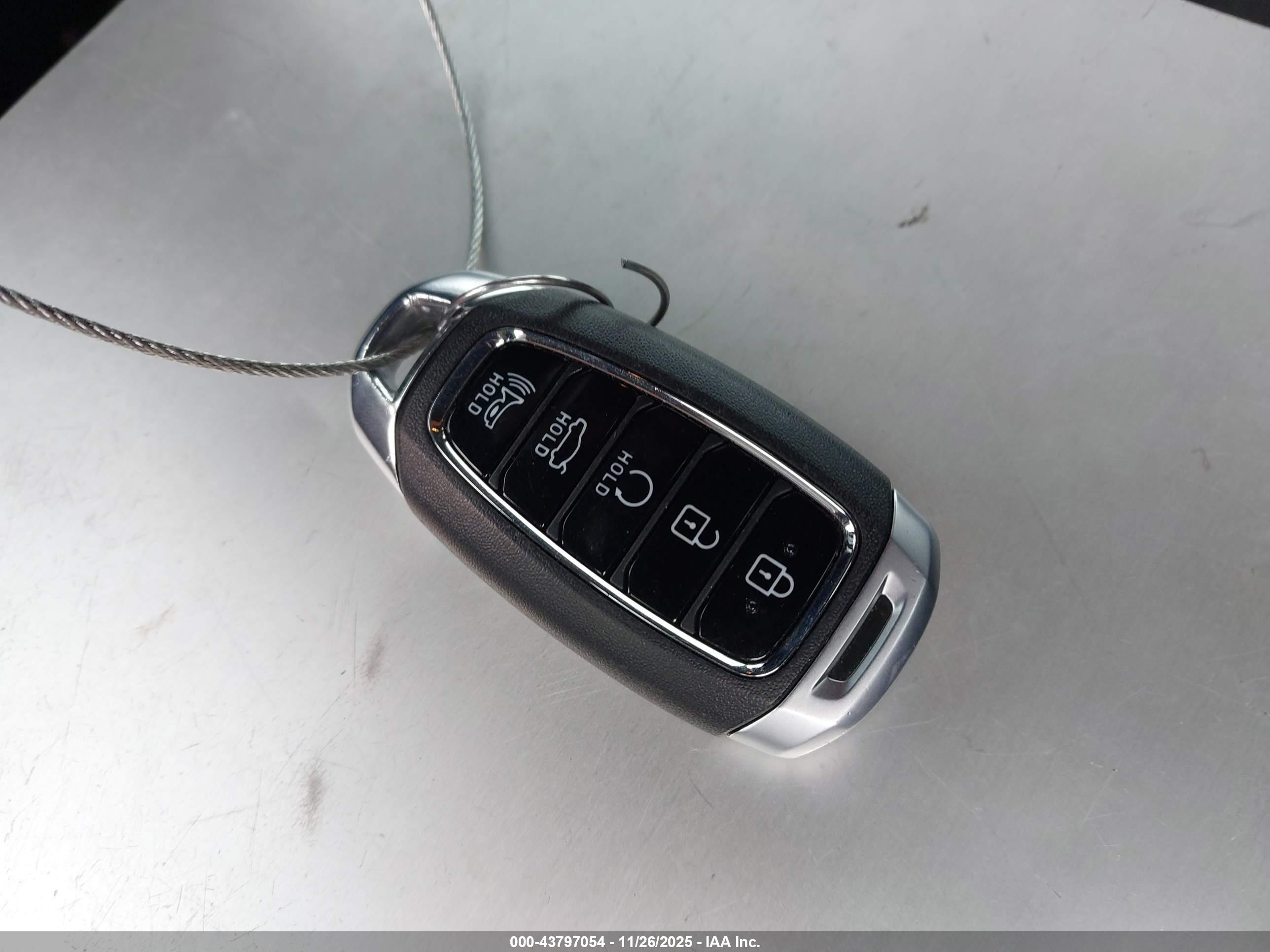 HYUNDAI ELANTRA image 11